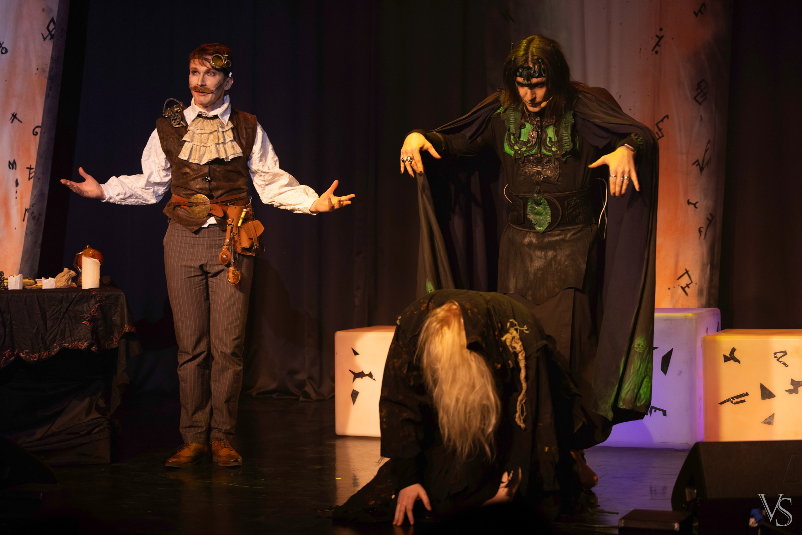 Книга стихий 25.01. Фотограф Виктор Степанов