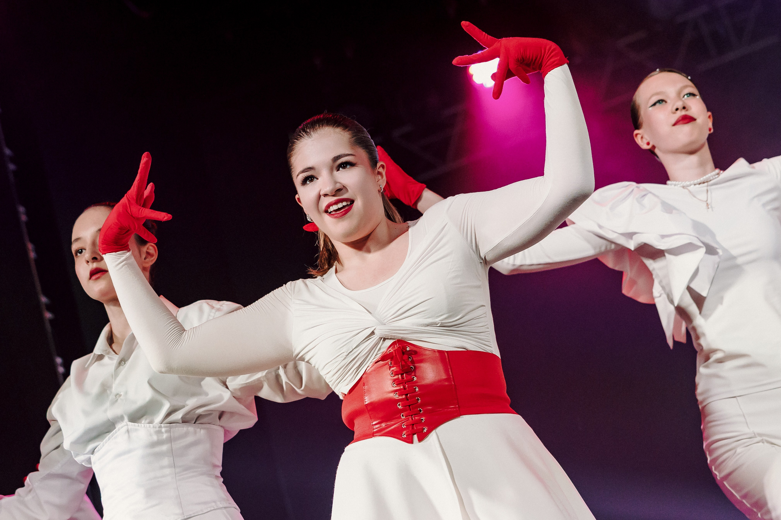 Отчётный концерт танцевальной школы «Red Rabbits» 2025. Лёшка Варзегов — фотограф