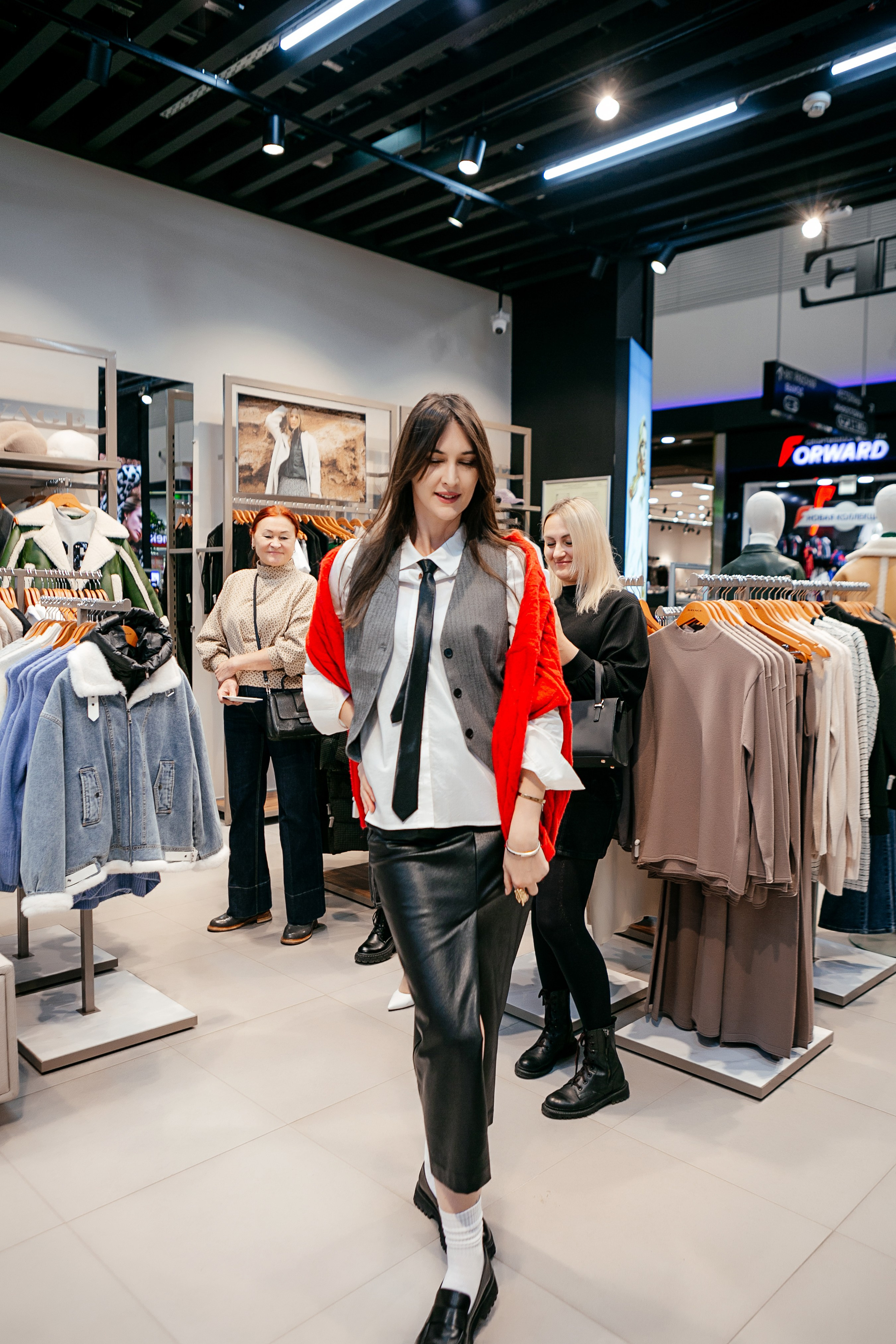 Открытие магазина SAVAGE. Контент фотограф, съемка для маркетплейсов, фуд съемка и репортажи в Новосибирске Ралия Галеева