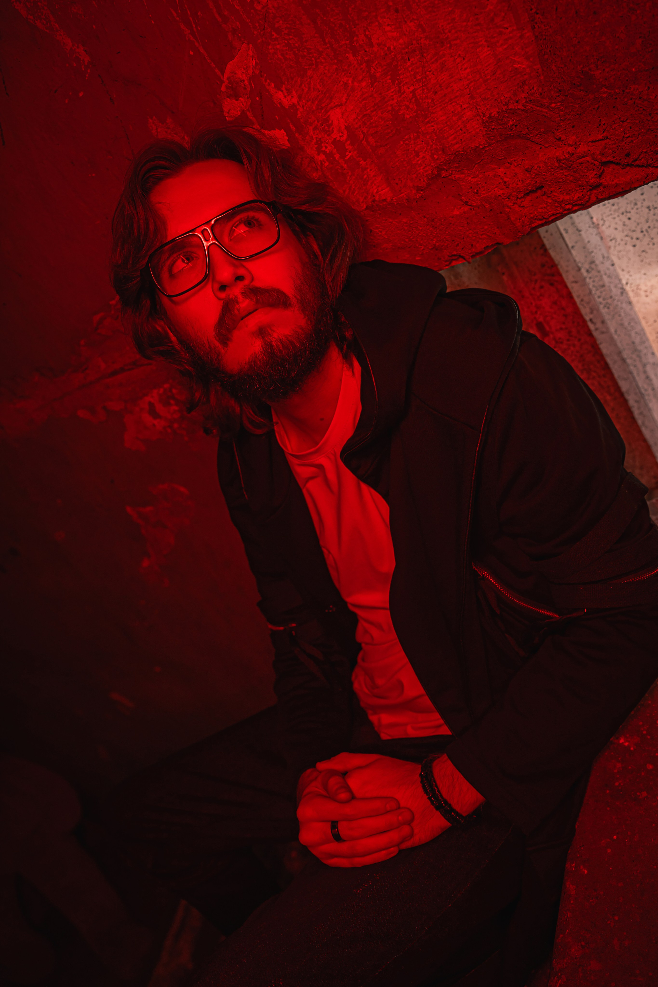 Мрак в неоновых лучах. Репортажный фотограф Анастасия Рубцова