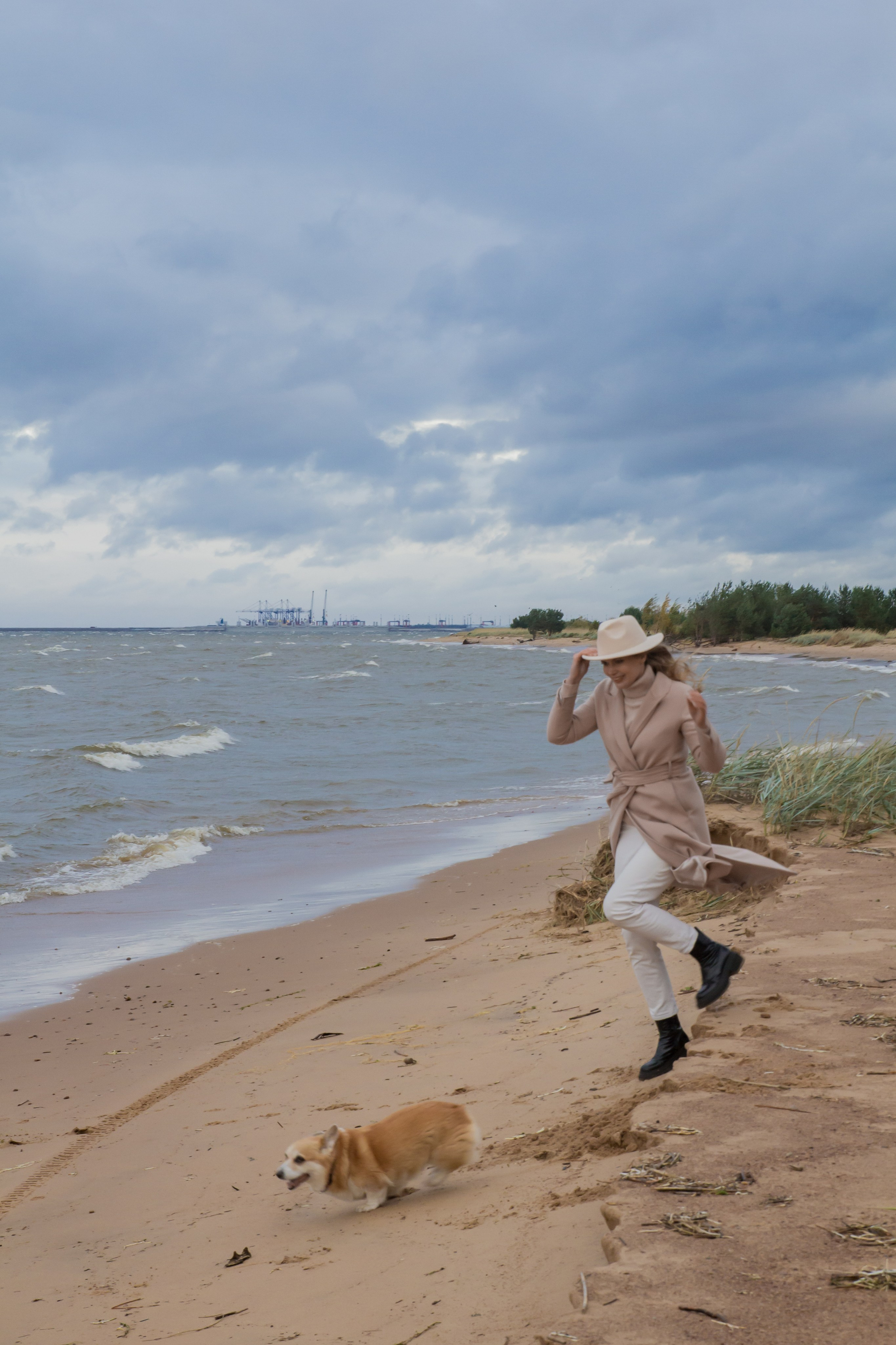 На берегу… С пушистым любимками🐾🐾. Женский портрет и немного больше в Санкт-Петербурге