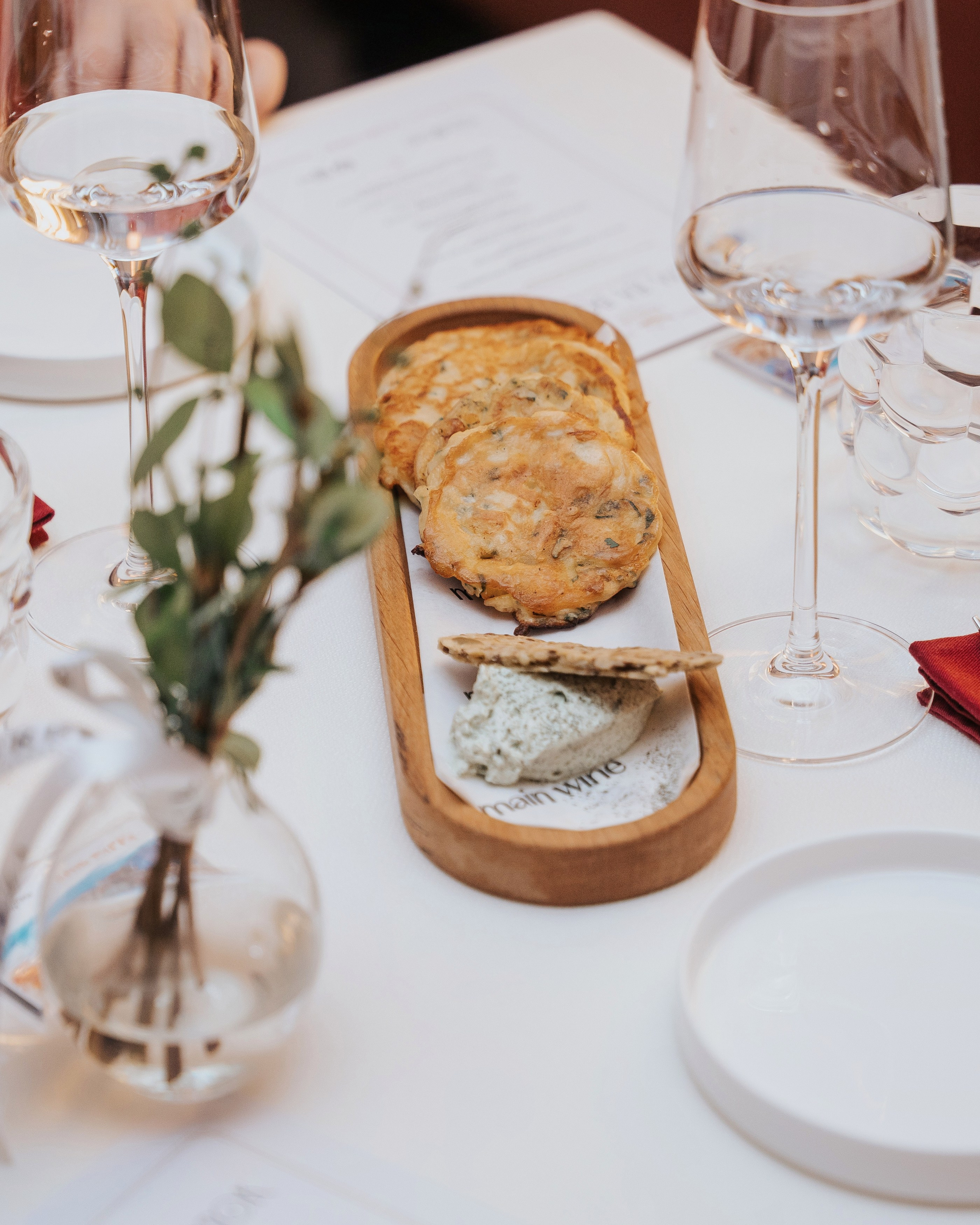 ГАСТРОЛЬНЫЙ УЖИН В MAIN WINE «ИДЕМ НА ВОСТОК. ГОРДИМСЯ ДОСТОЯНИЕМ». СВОИ. ФОТООТЧЕТЫ-СОБЫТИЯ-МЕСТА