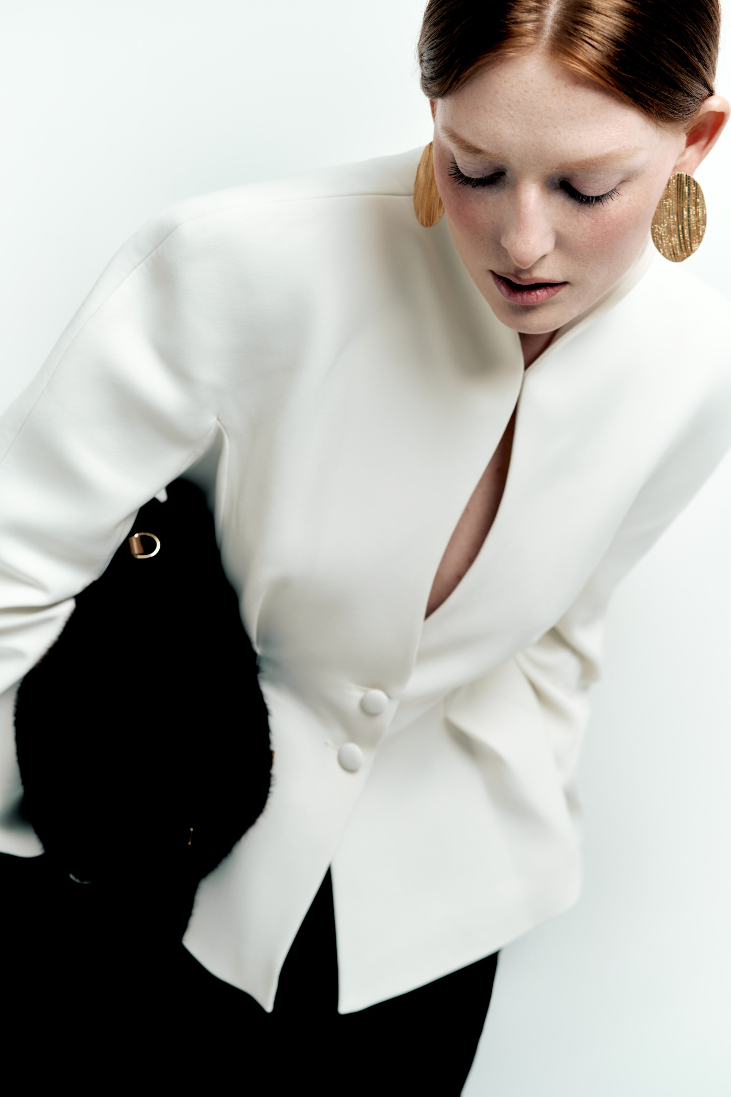 PORTRAIT. Salien Adare