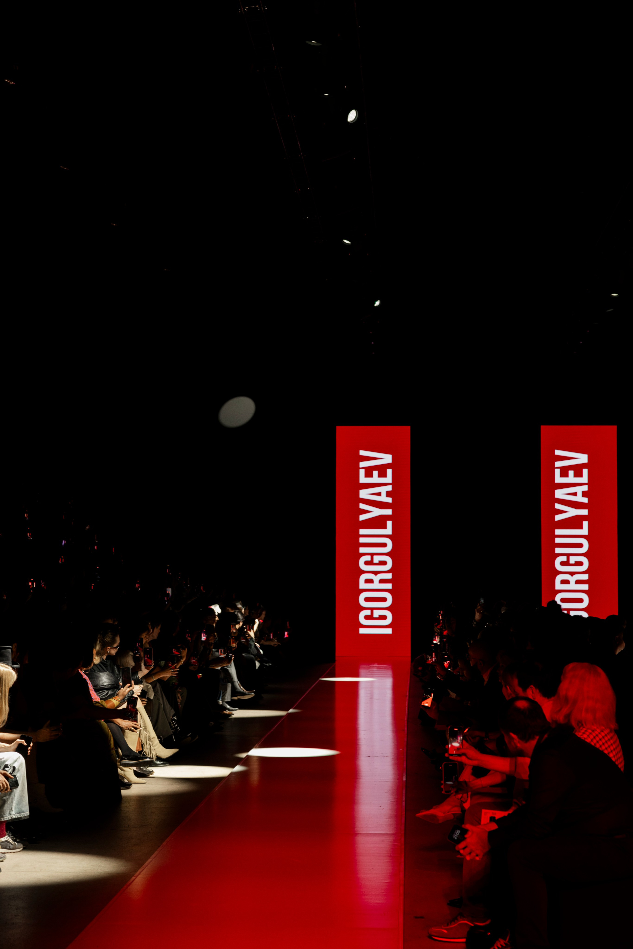 Показ Игоря Гуляева 2024. Фотограф в Москве Ира Никина