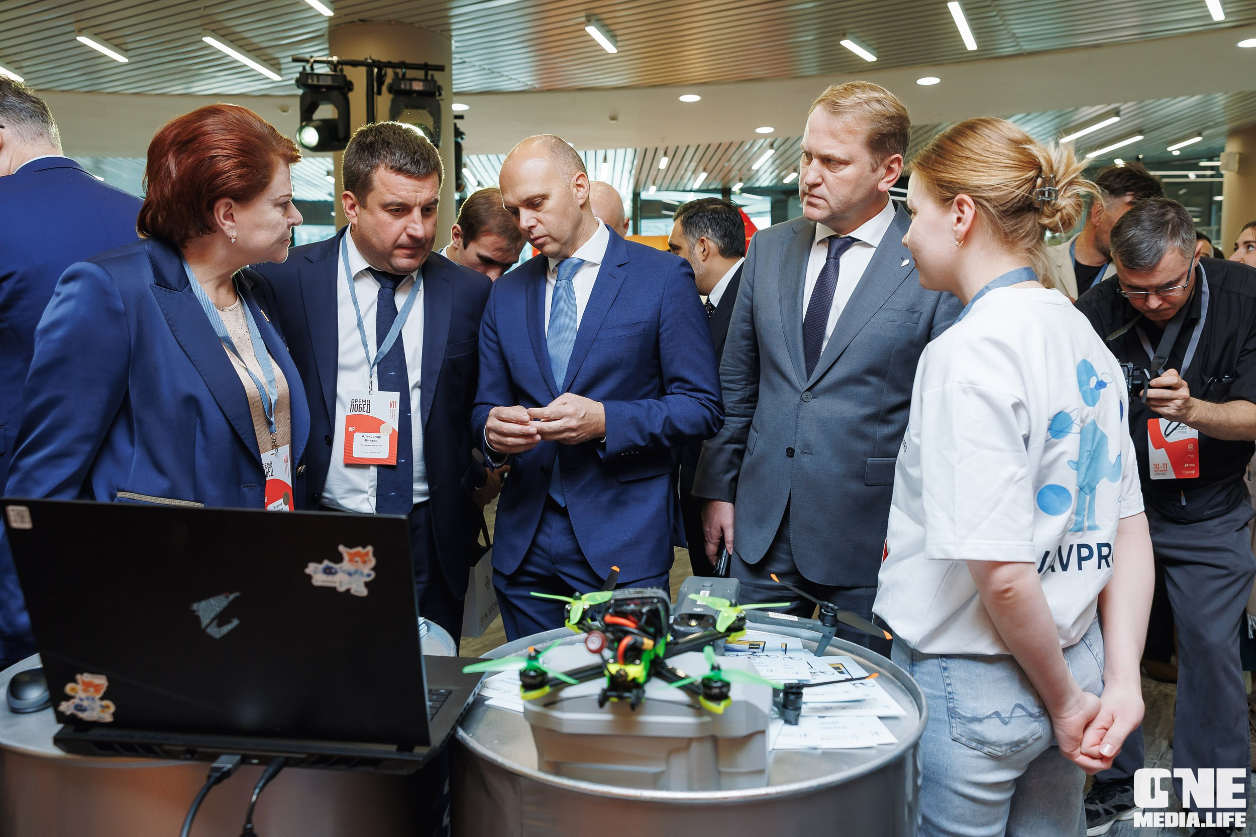 Фоторепортаж VII Международный форум «Вселенная бизнеса. Время Побед». One Media Life: фоторепортажи, фотоотчеты с мероприятий и заведений