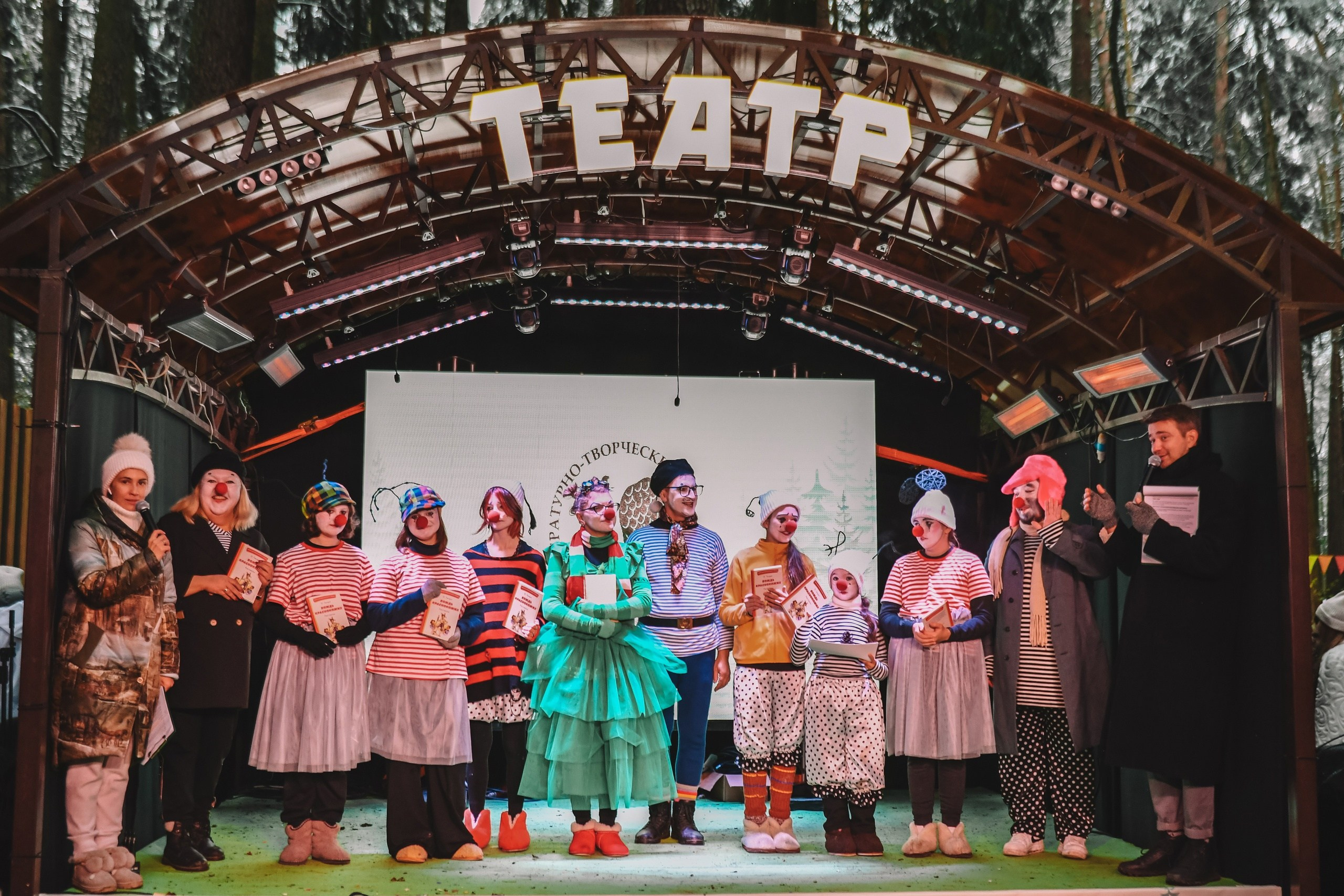 10 сосновых шишек. Kirillova Studio — мастерская декора и событий Юли Кирилловой