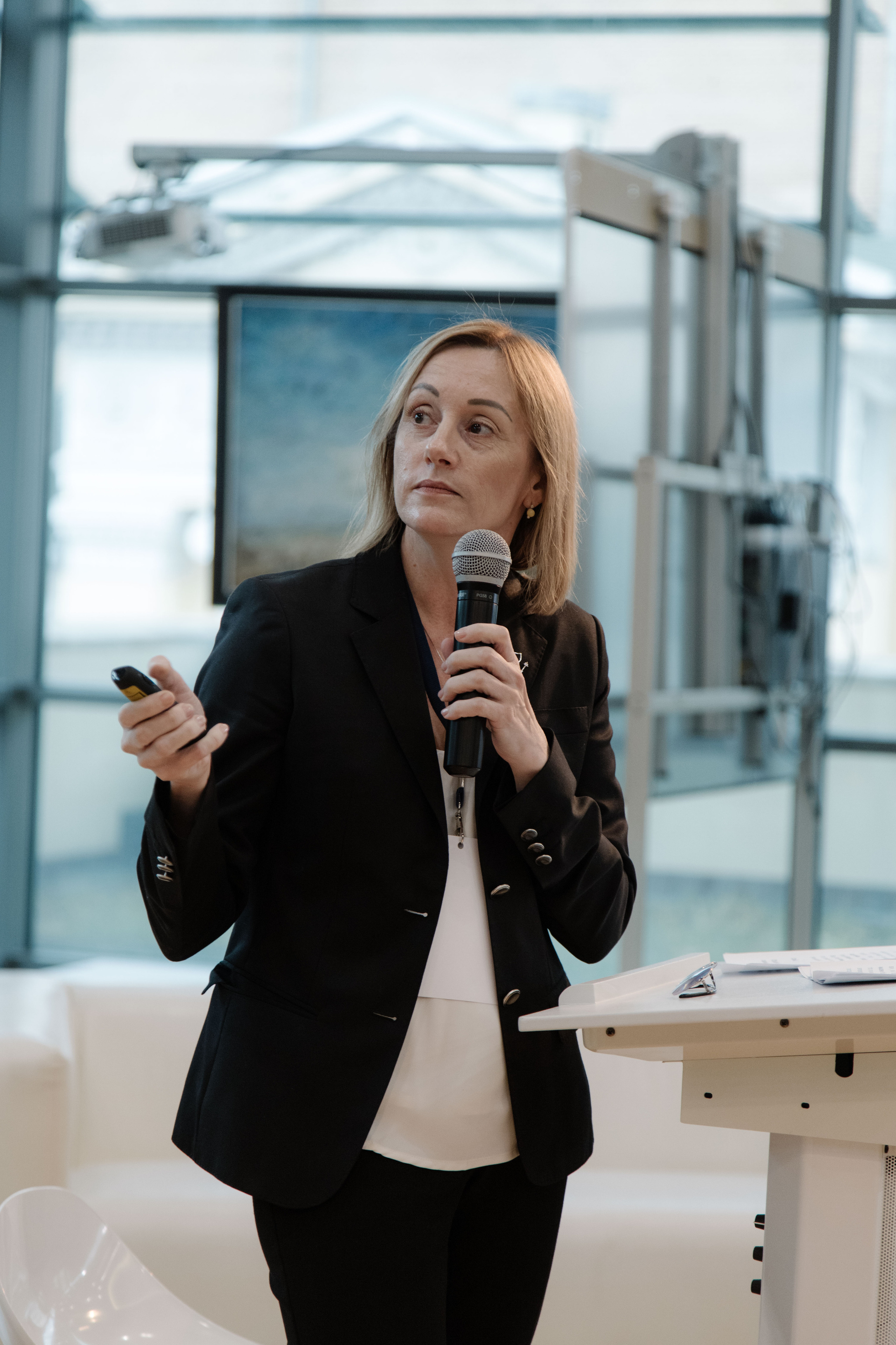 Логонетворкинг 2021. Портретный и свадебный фотограф в Москве Алина Гевал