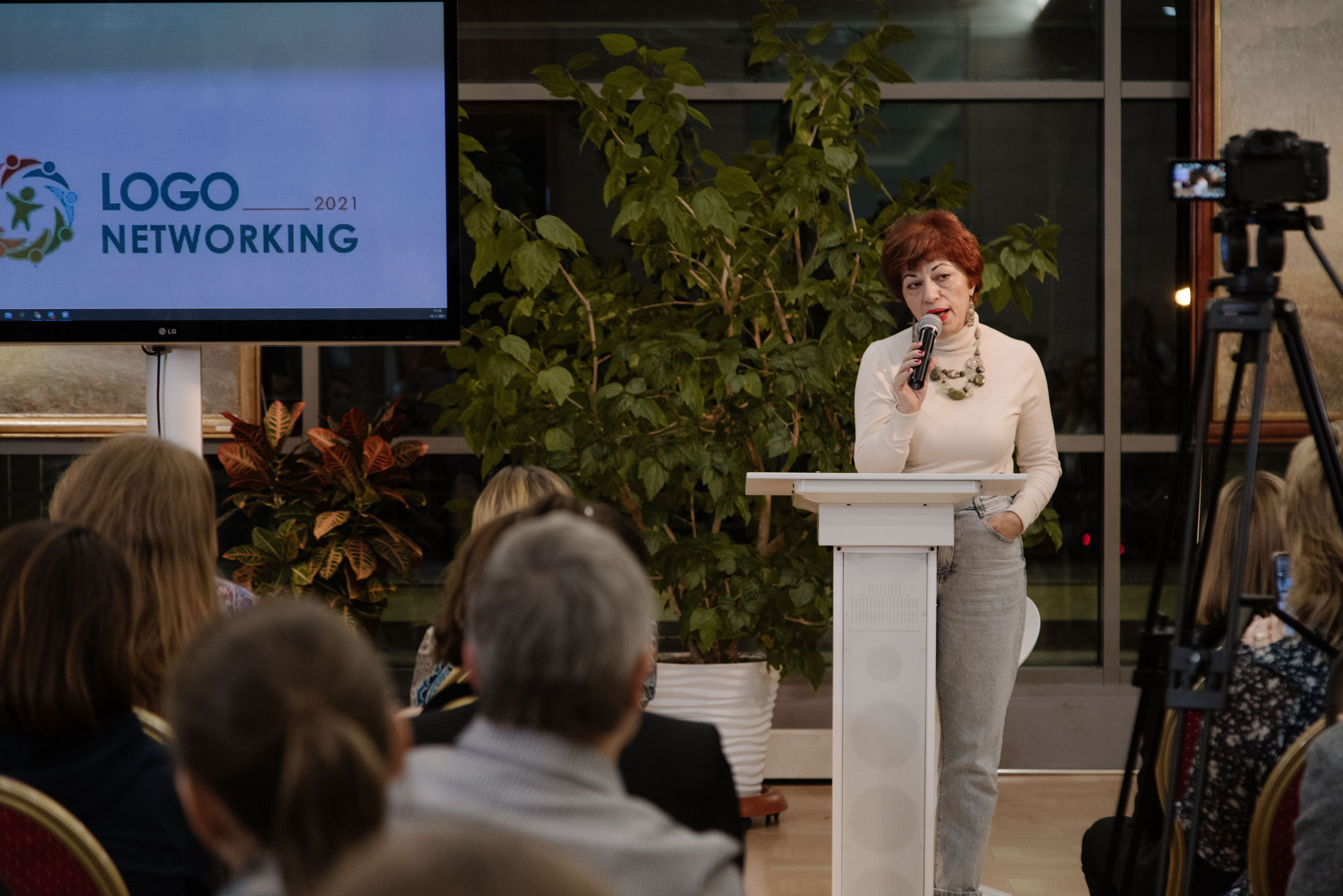 Логонетворкинг 2021. Портретный и свадебный фотограф в Москве Алина Гевал