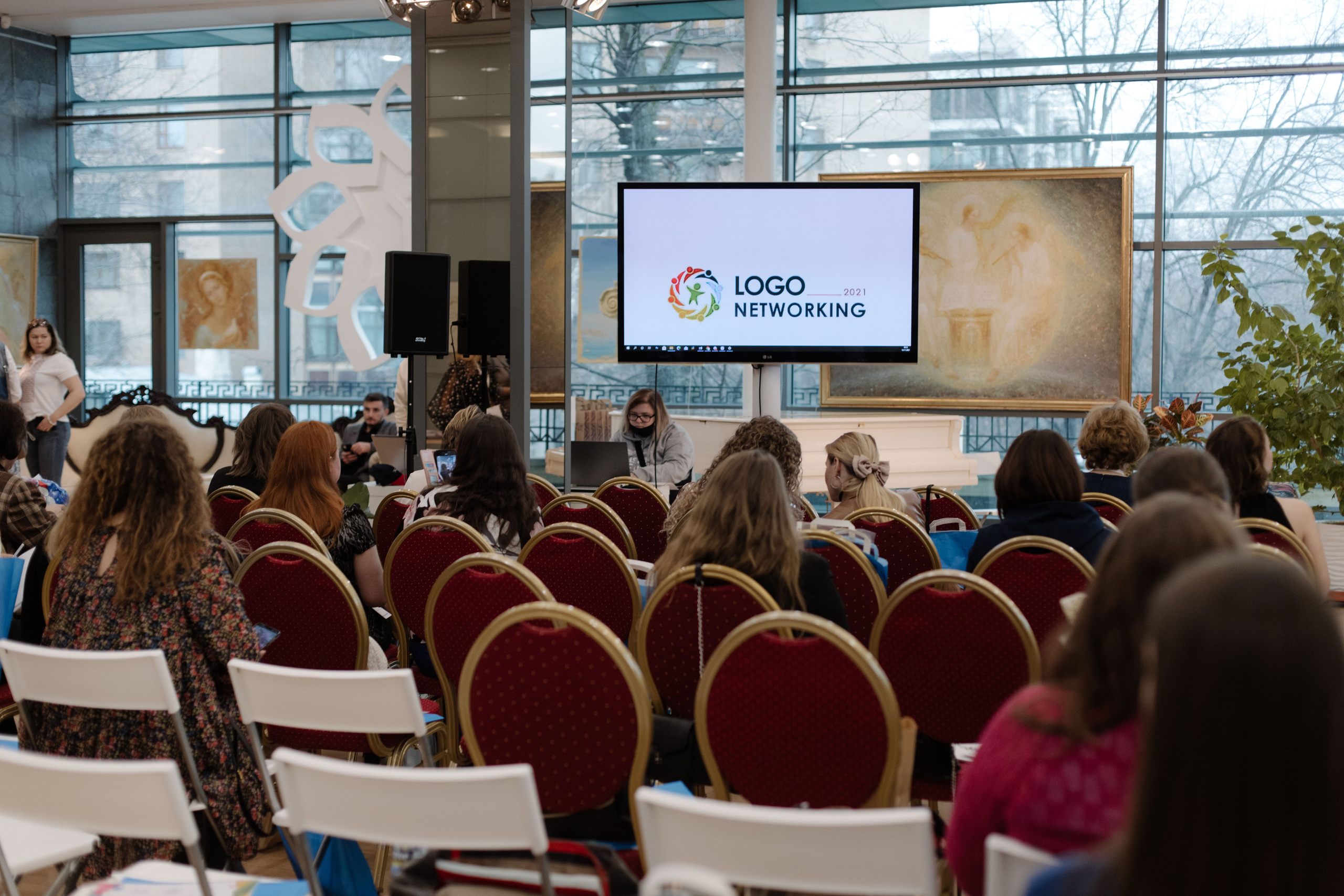 Логонетворкинг 2021. Портретный и свадебный фотограф в Москве Алина Гевал