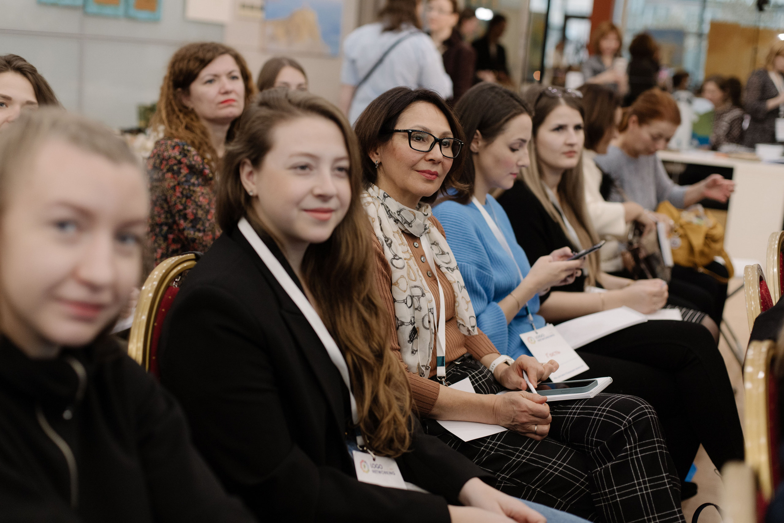 Логонетворкинг 2021. Портретный и свадебный фотограф в Москве Алина Гевал