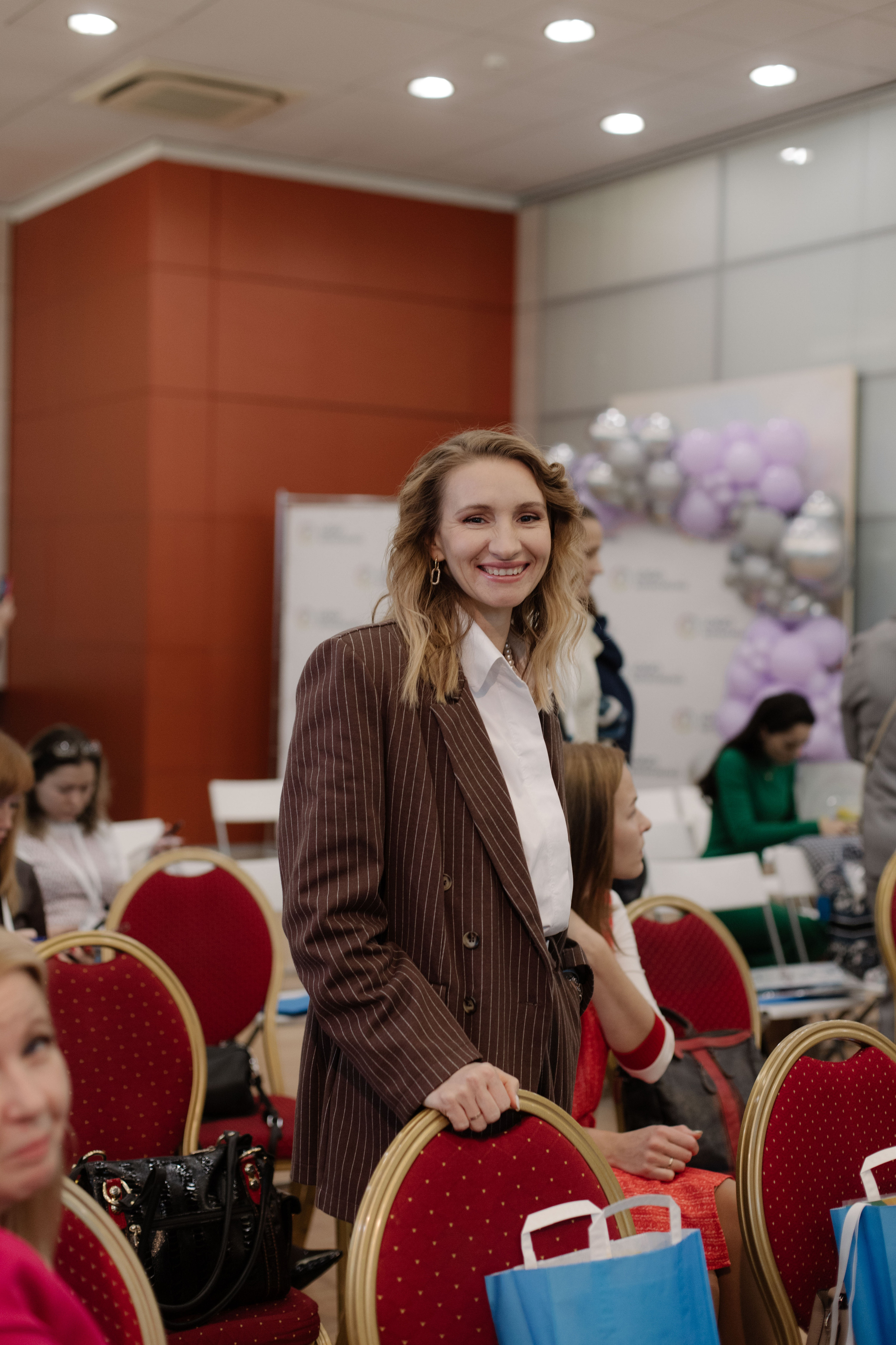 Логонетворкинг 2021. Портретный и свадебный фотограф в Москве Алина Гевал