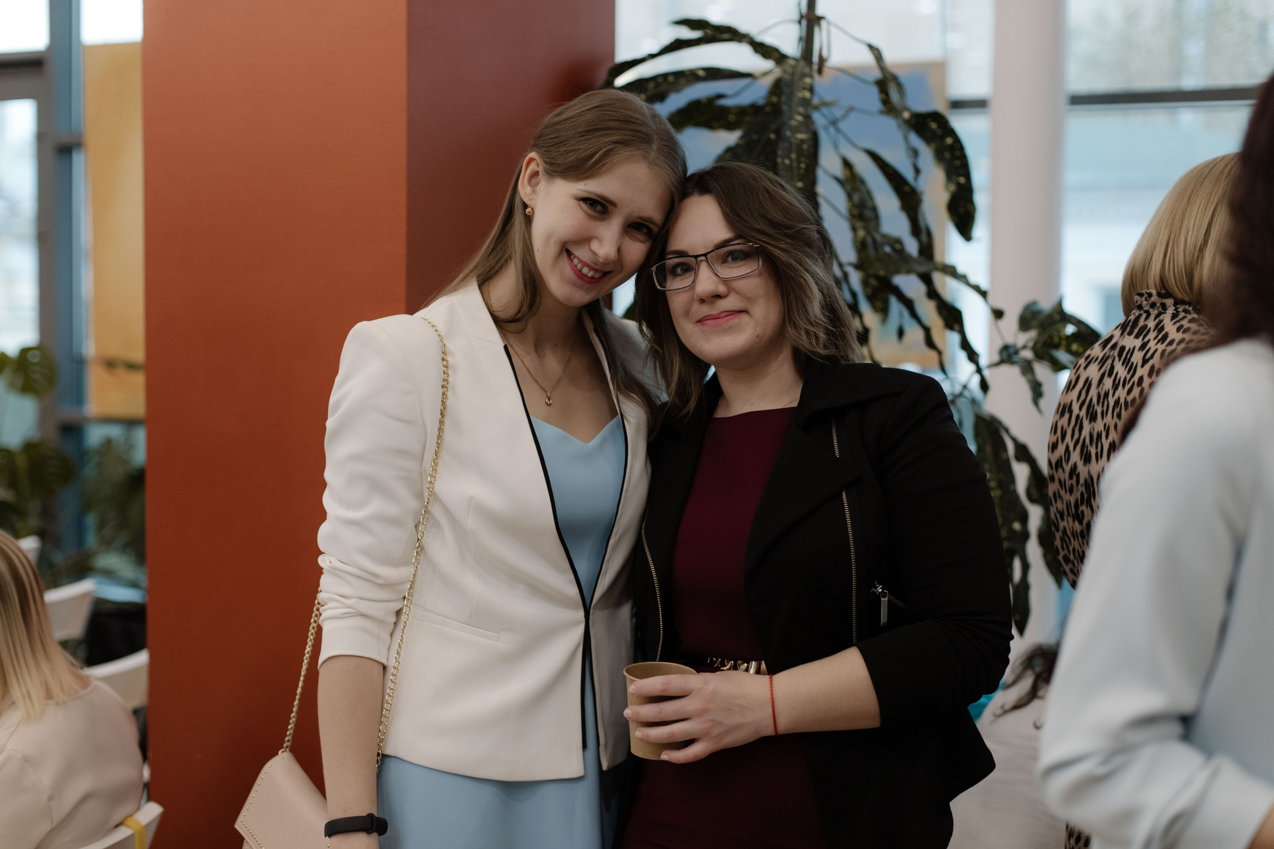 Логонетворкинг 2021. Портретный и свадебный фотограф в Москве Алина Гевал