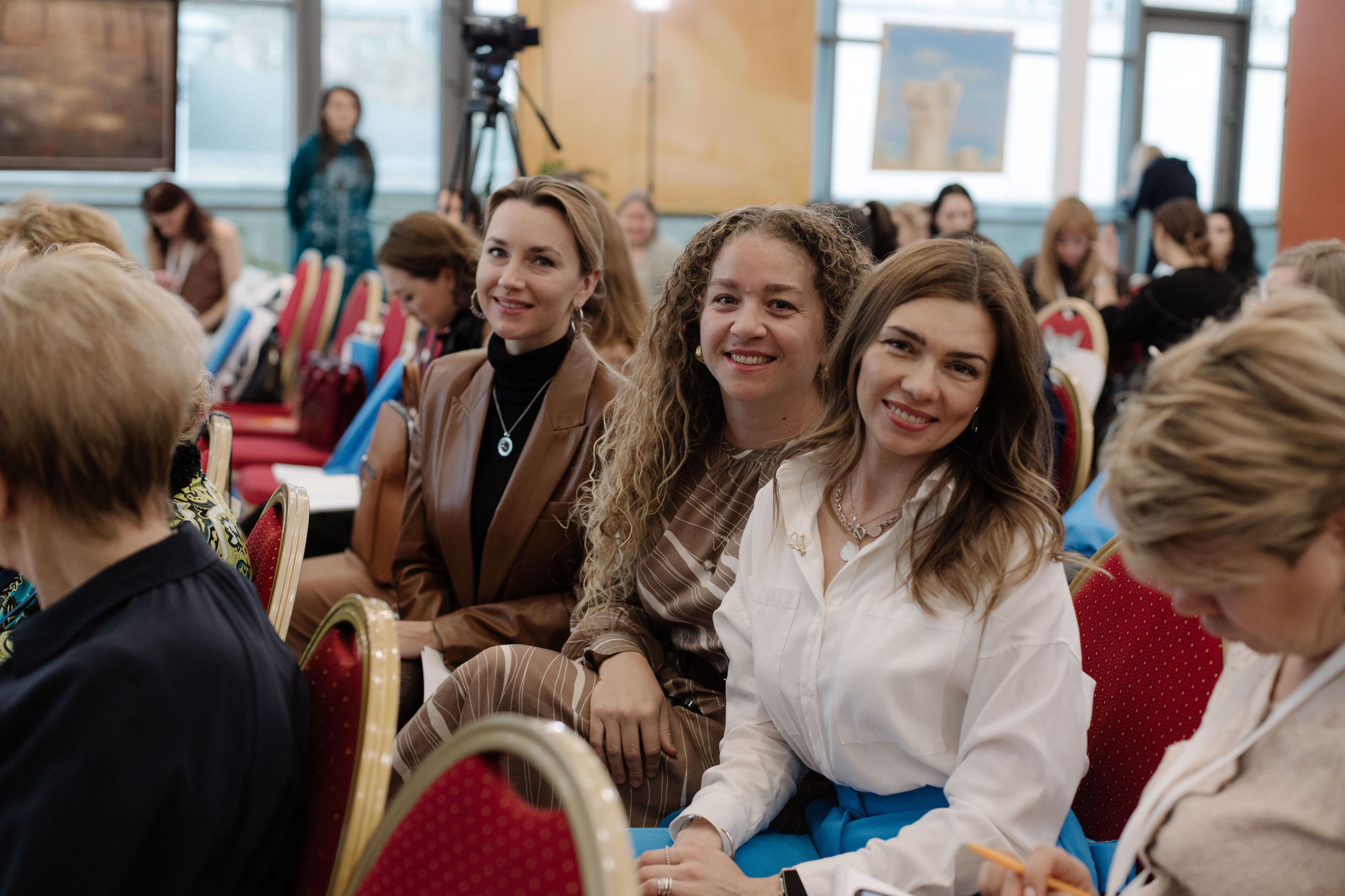 Логонетворкинг 2021. Портретный и свадебный фотограф в Москве Алина Гевал