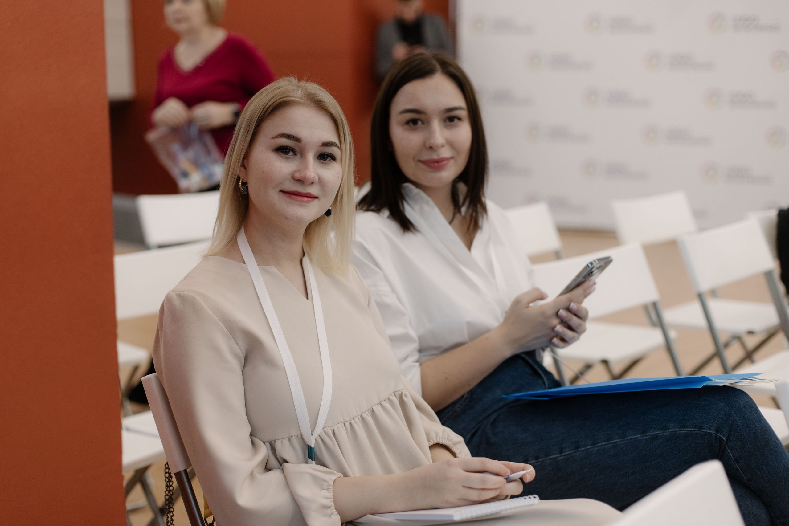 Логонетворкинг 2021. Портретный и свадебный фотограф в Москве Алина Гевал