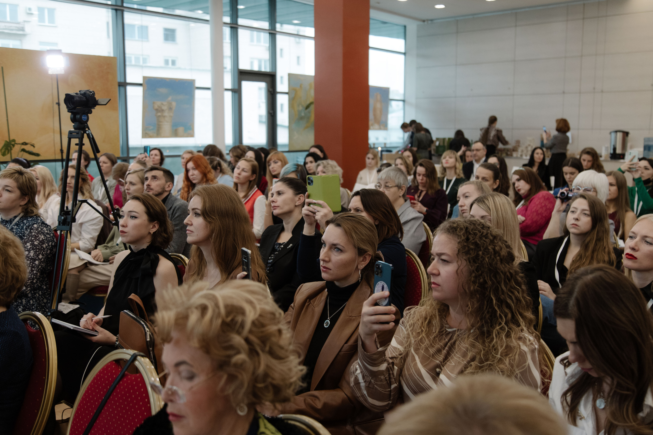 Логонетворкинг 2021. Портретный и свадебный фотограф в Москве Алина Гевал