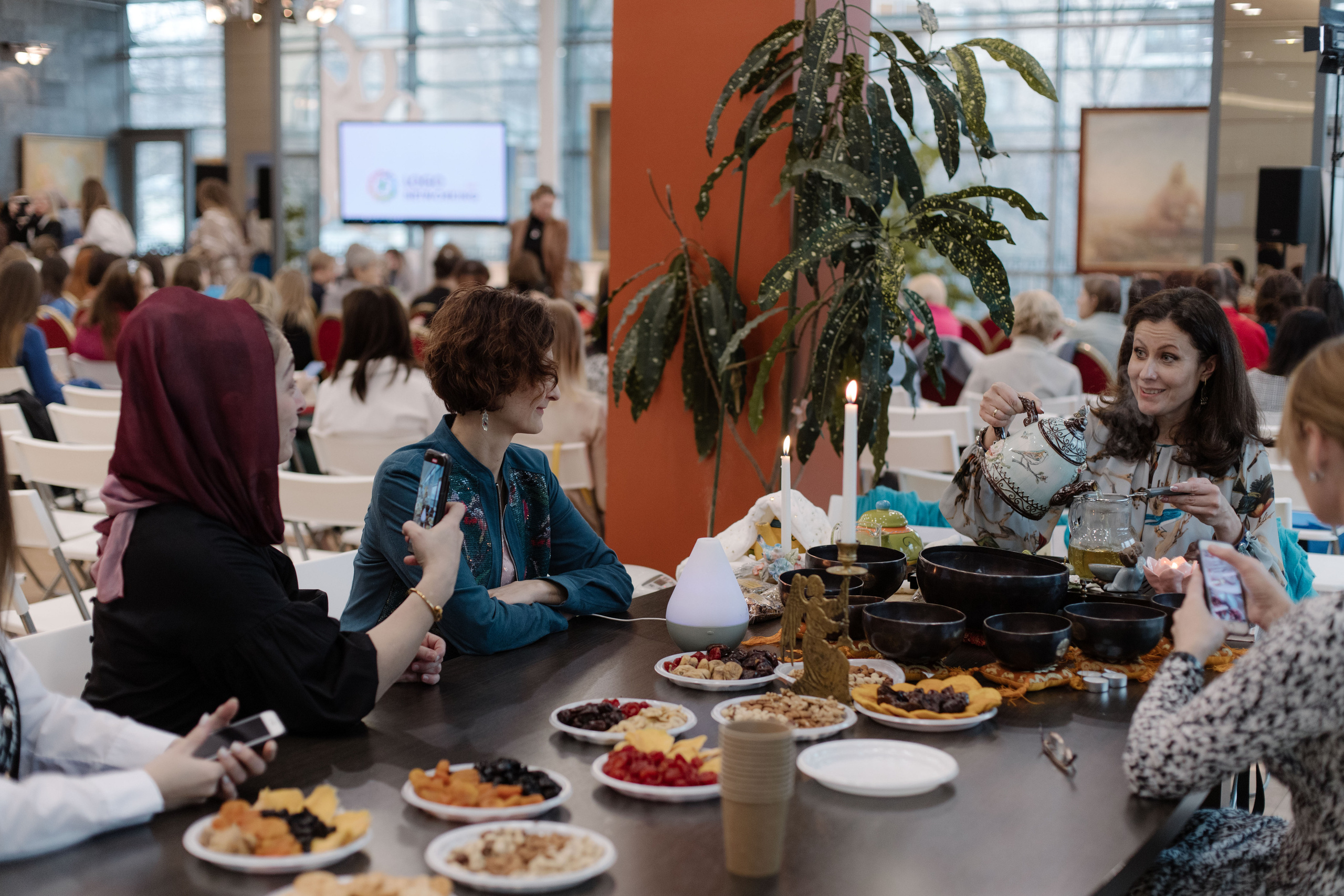 Логонетворкинг 2021. Портретный и свадебный фотограф в Москве Алина Гевал