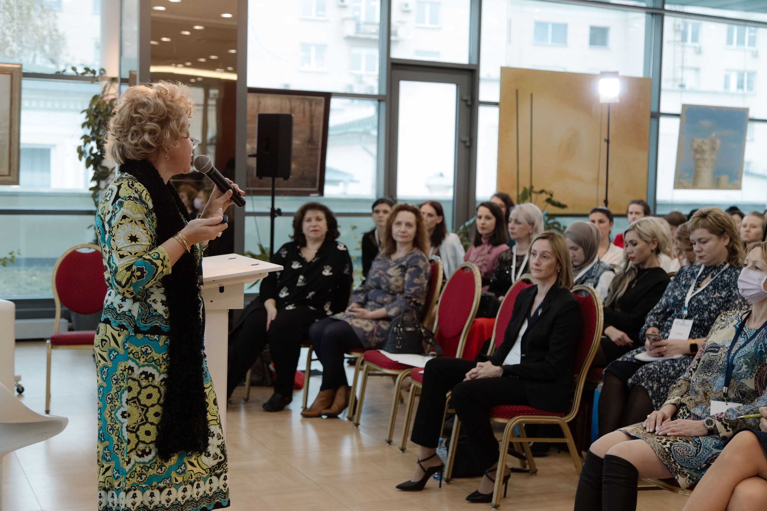 Логонетворкинг 2021. Портретный и свадебный фотограф в Москве Алина Гевал