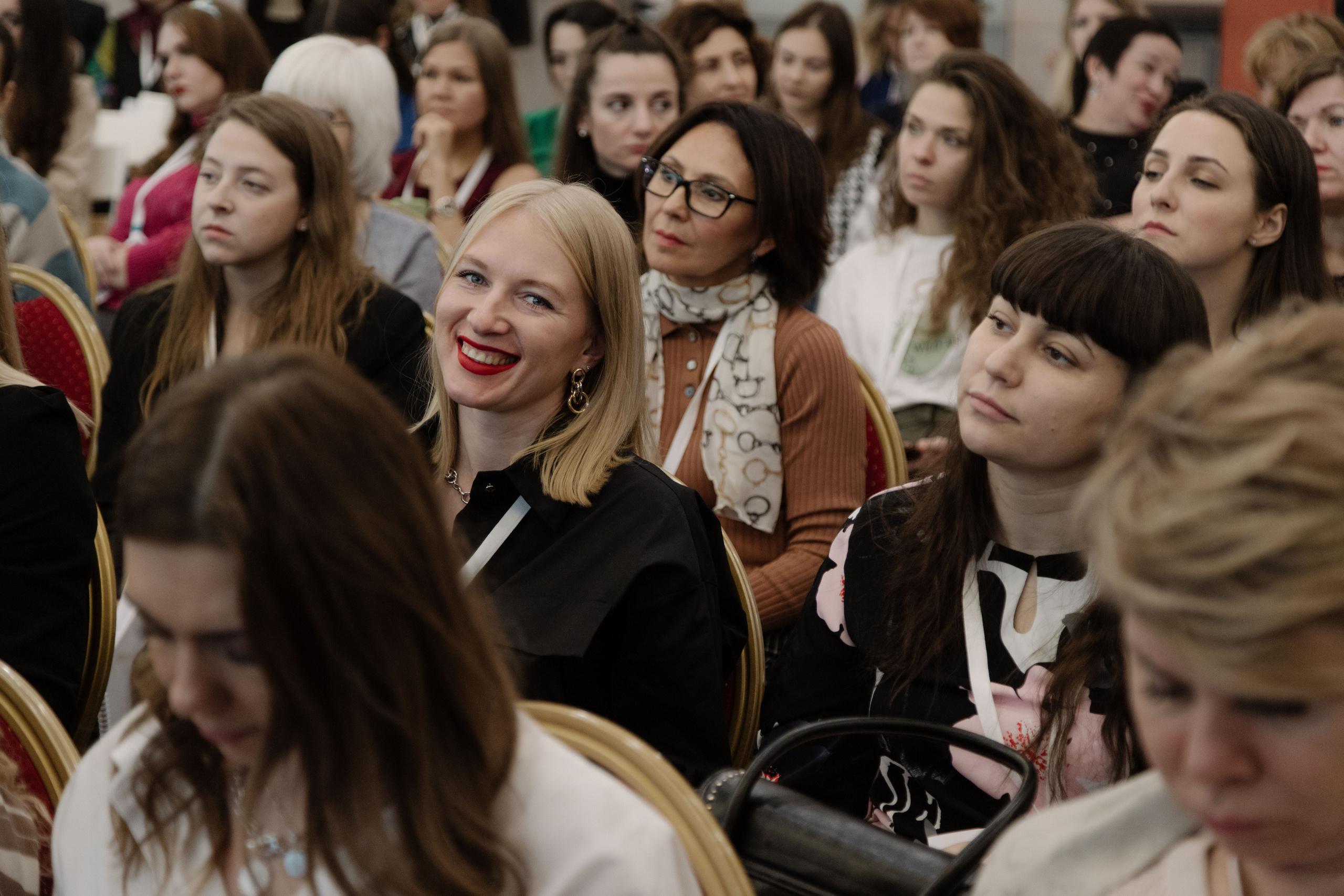 Логонетворкинг 2021. Портретный и свадебный фотограф в Москве Алина Гевал