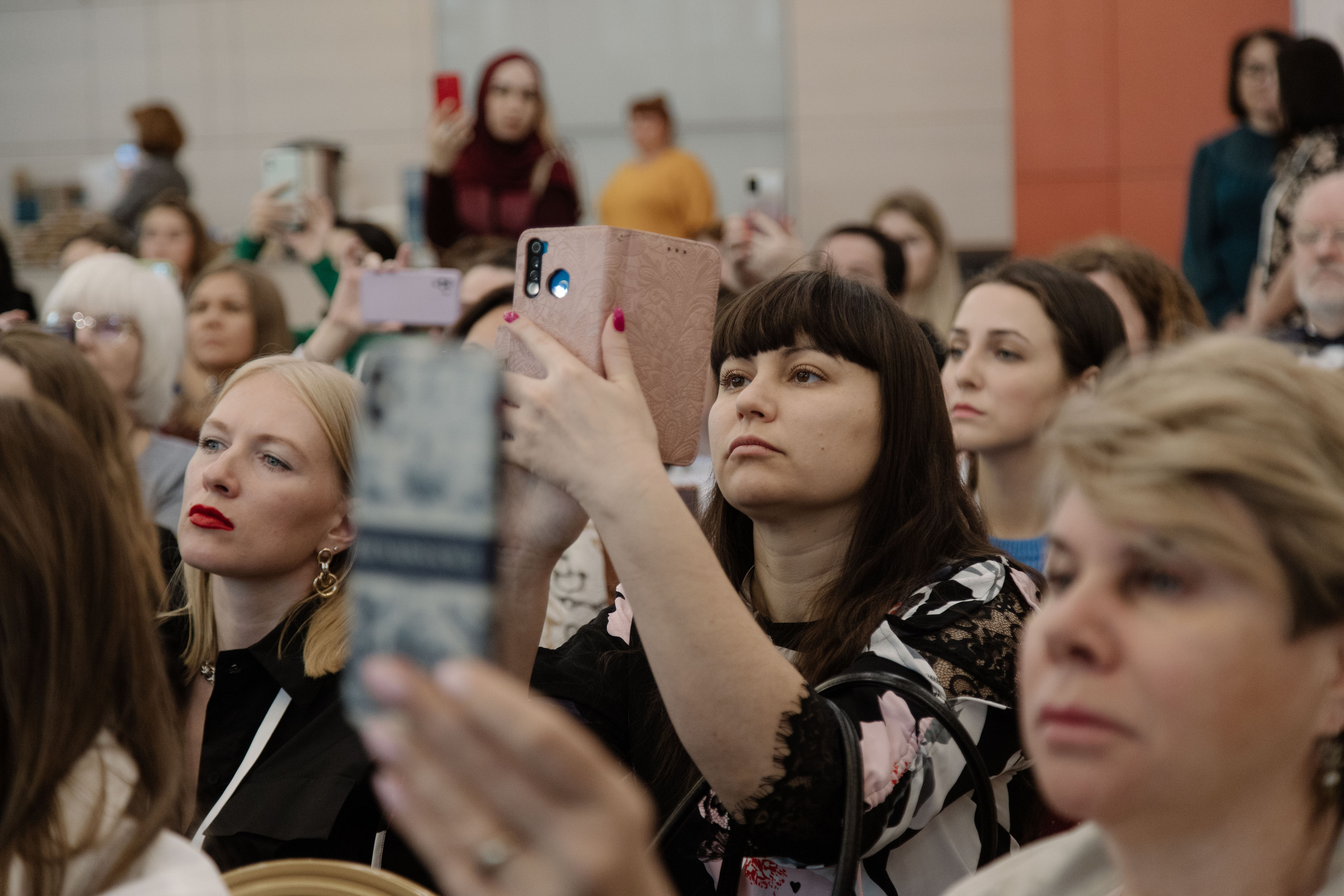 Логонетворкинг 2021. Портретный и свадебный фотограф в Москве Алина Гевал