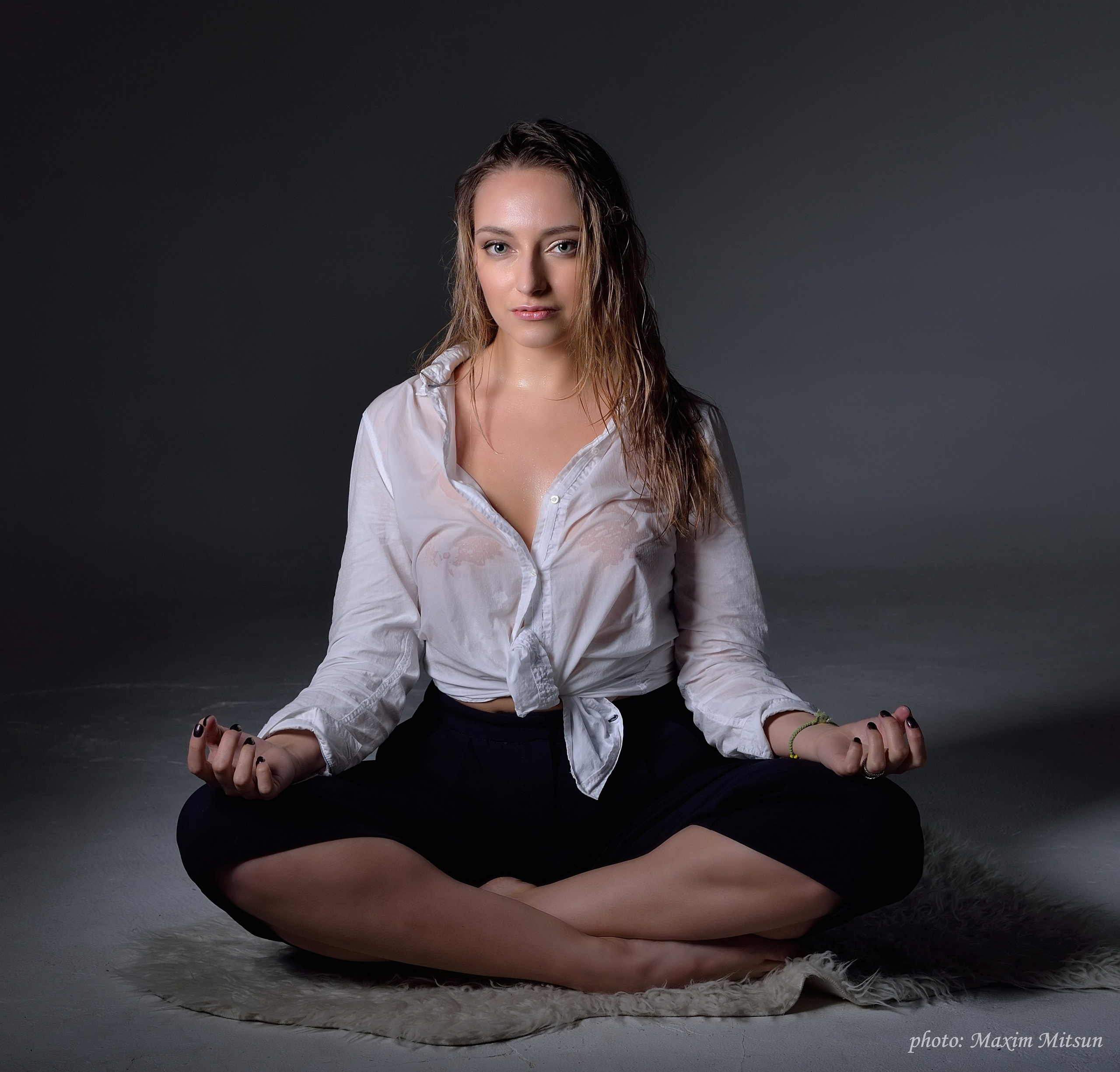 Портреты в студии. Фотограф Максим Мицун. Портрет, свадьба, репортаж, каталог