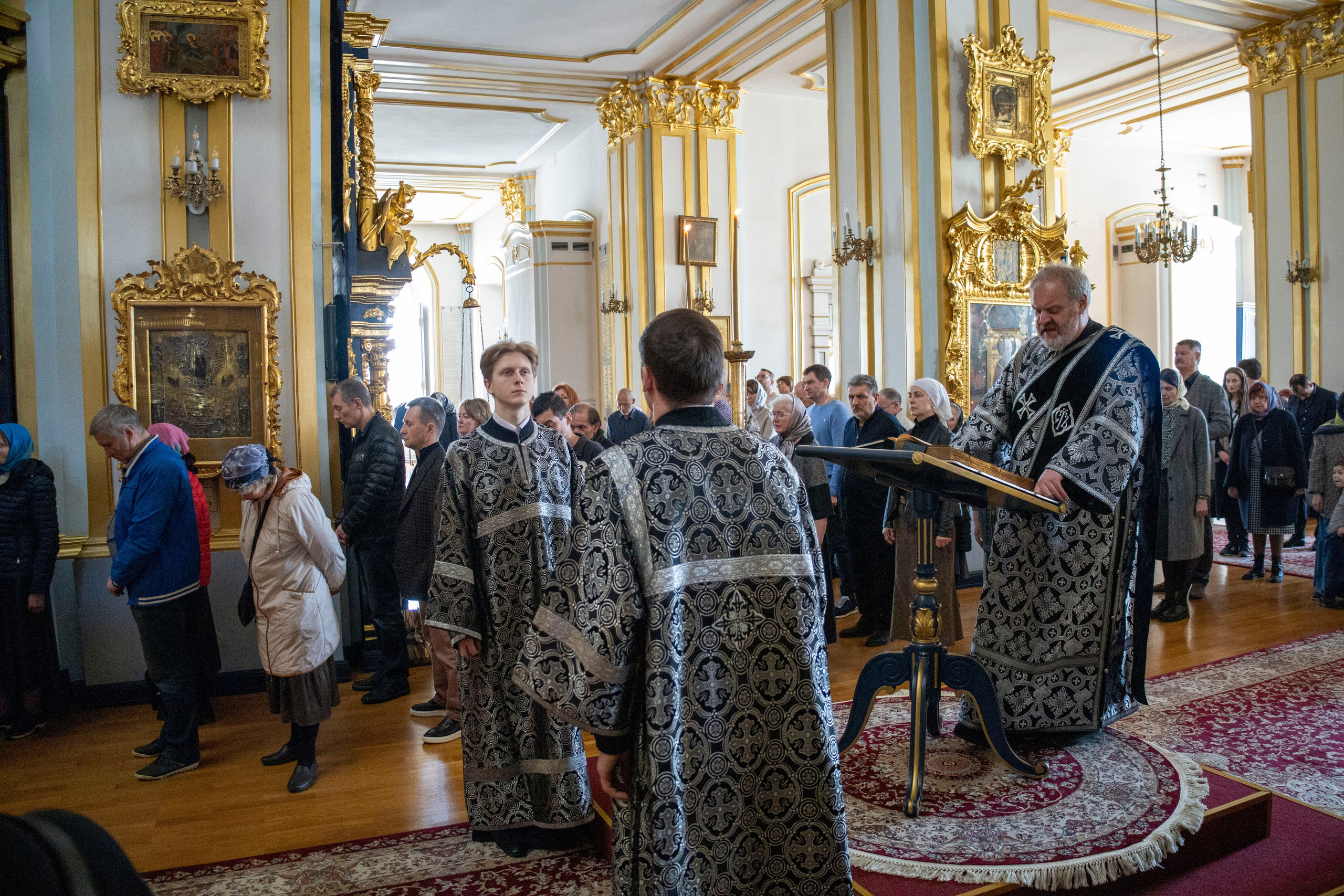 ВЕЧЕРНЯ С ВЫНОСОМ ПЛАЩАНИЦЫ. НИКОЛО-БОГОЯВЛЕНСКИЙ МОРСКОЙ СОБОР