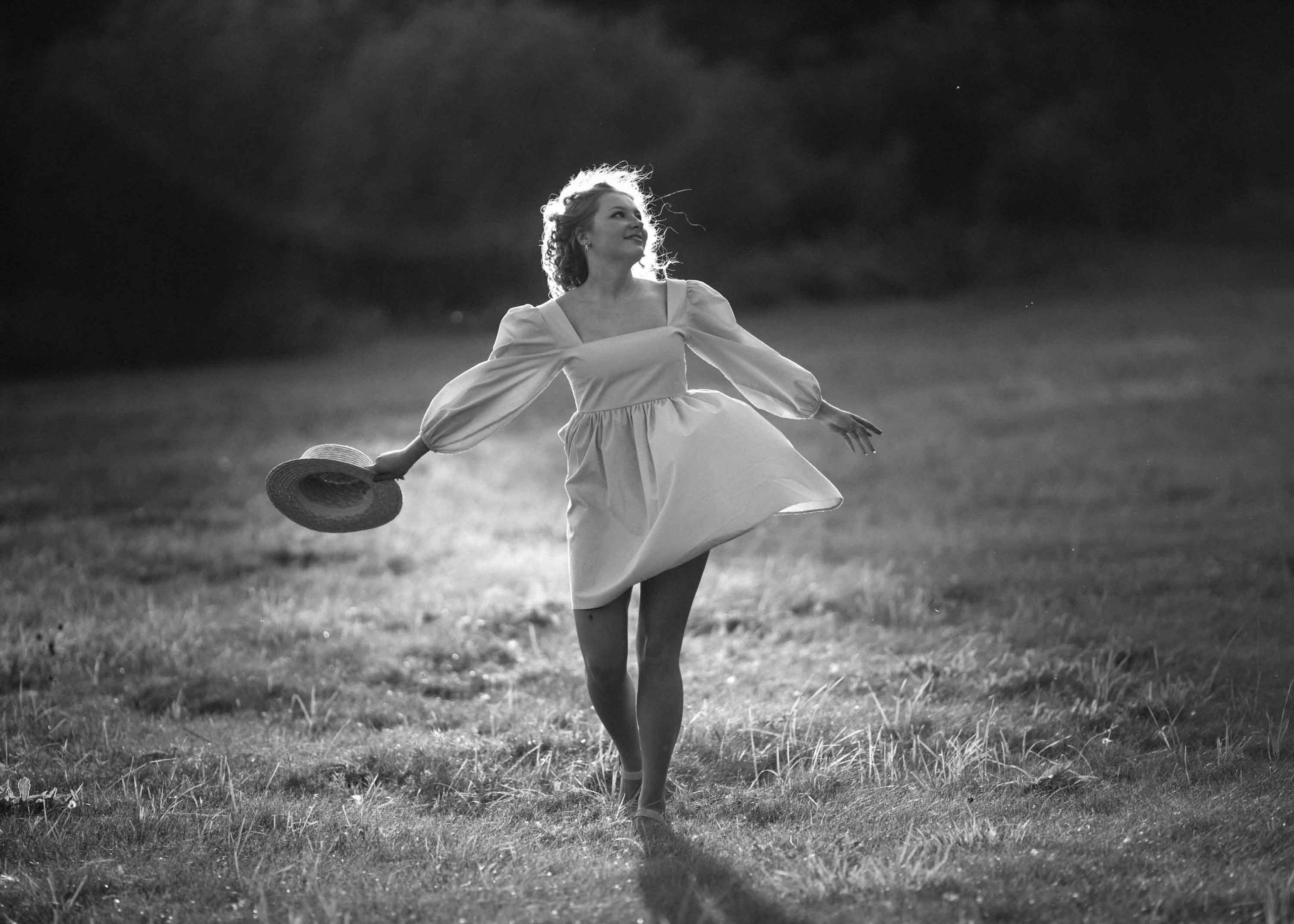 Девушка в шляпке. Наталия Клевинскас портретный фотограф в Костроме