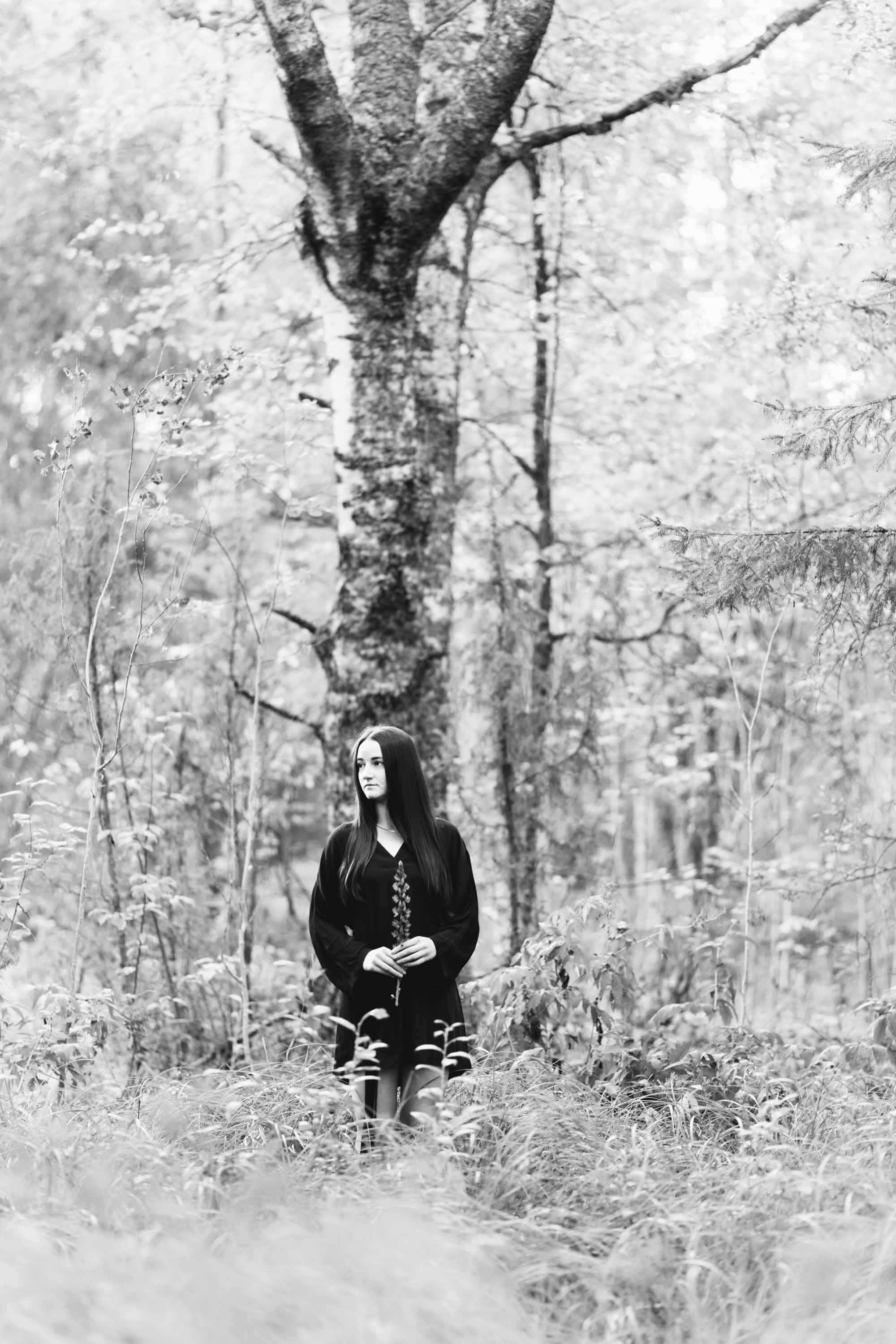 Девушка с подсолнухом. Наталия Клевинскас портретный фотограф в Костроме