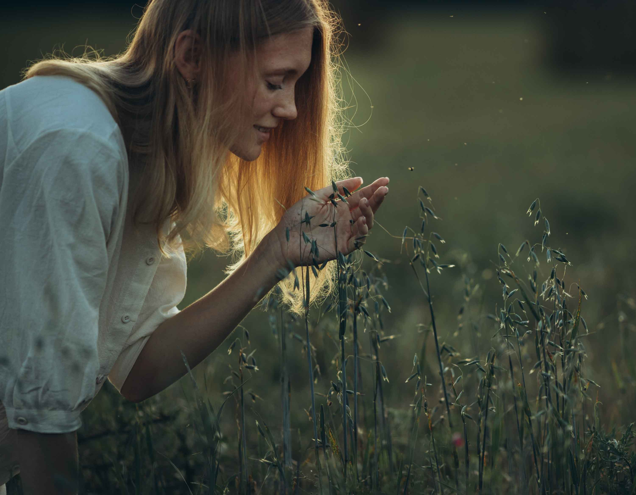 Портрет в поле. Наталия Клевинскас портретный фотограф в Костроме