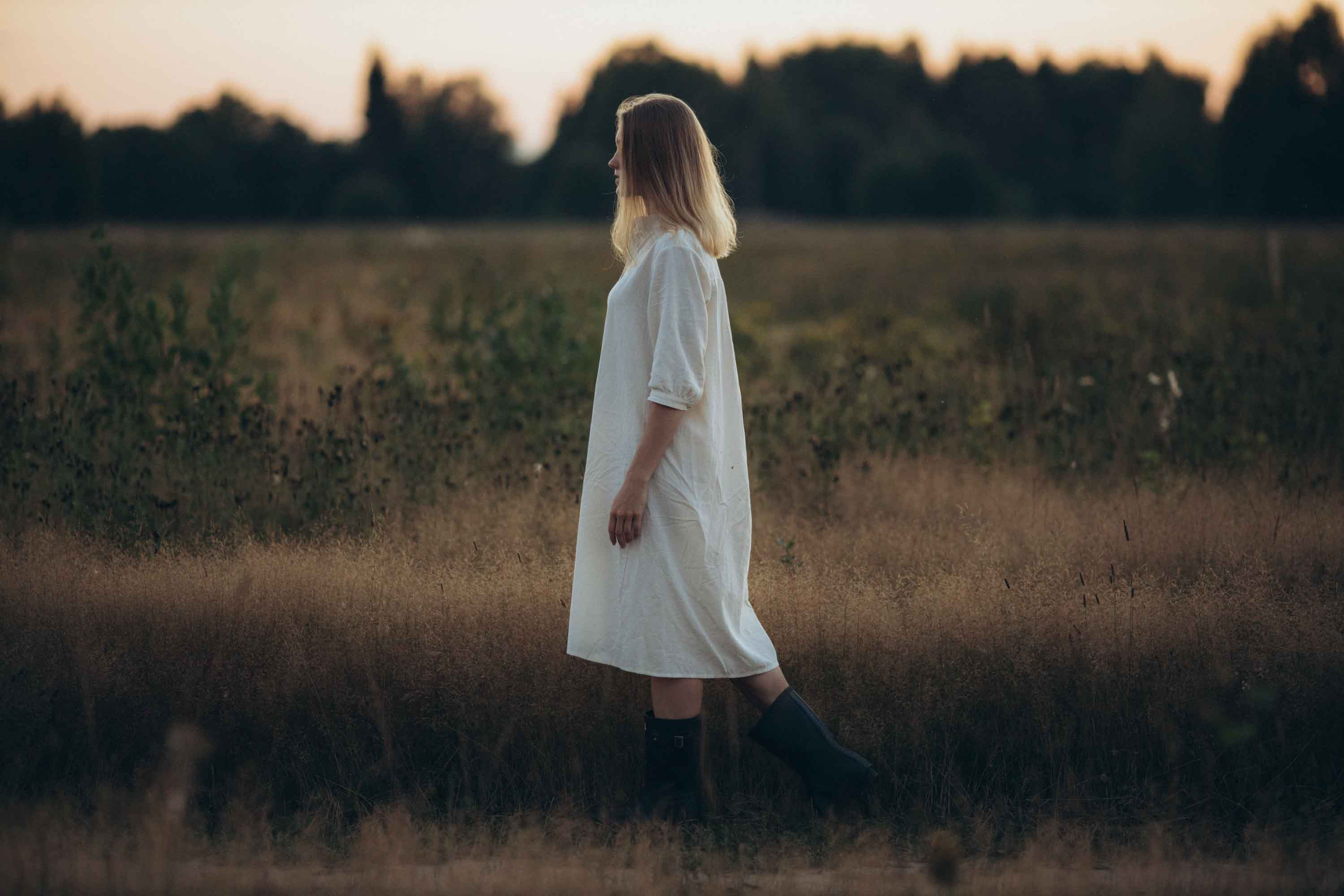 Портрет в поле. Наталия Клевинскас портретный фотограф в Костроме