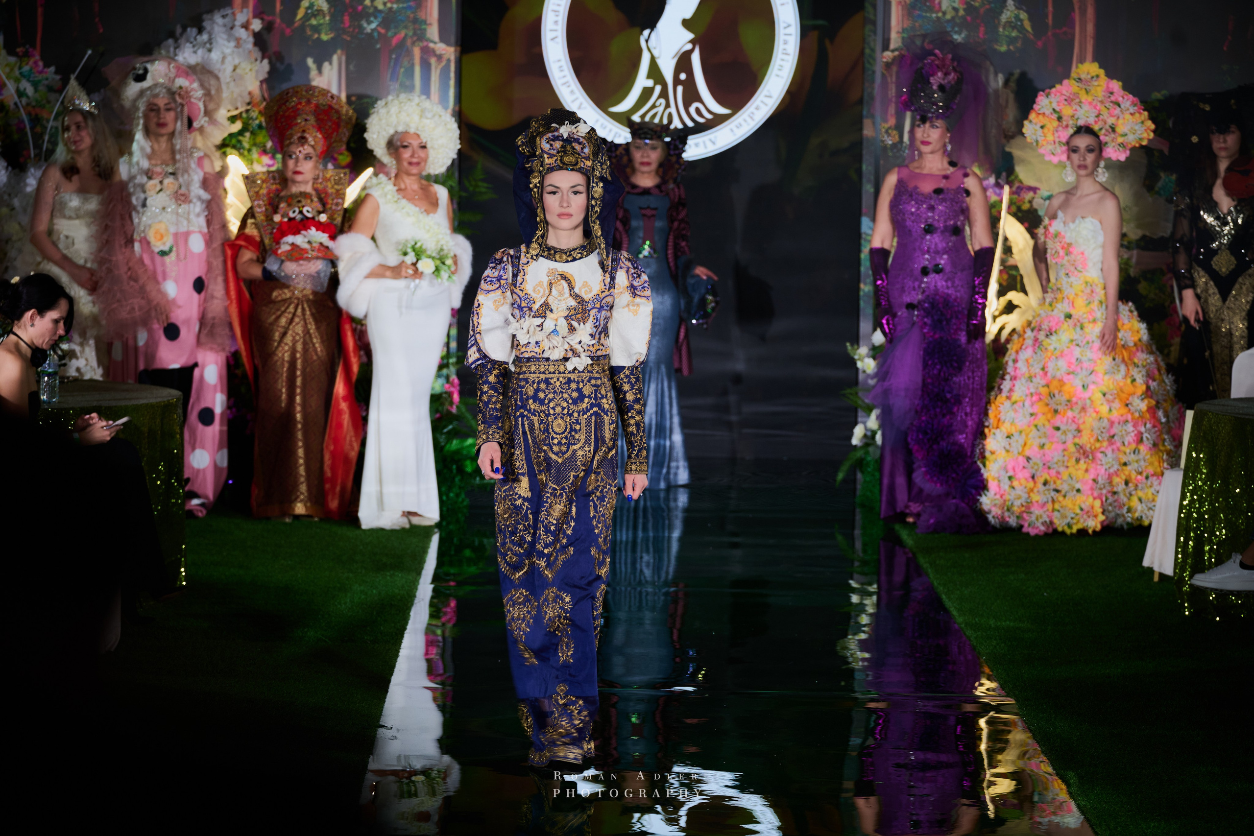 Золотая Неделя Моды. Фотограф Роман Адлер