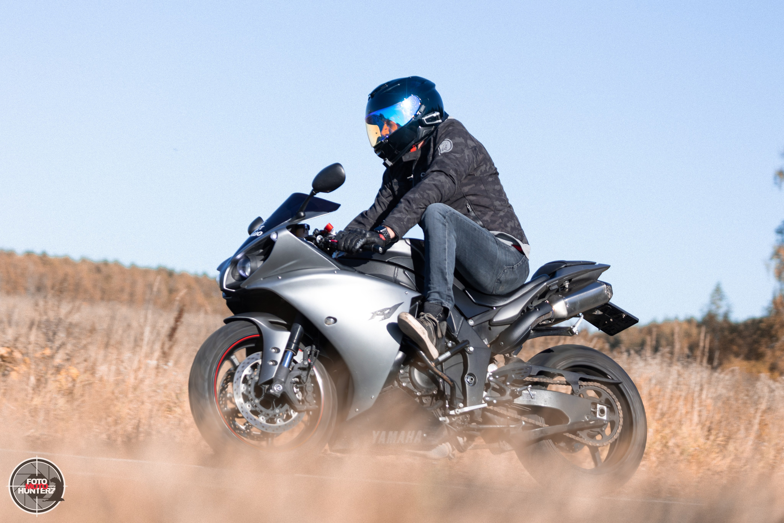 Мотоциклы на улицах города. Фотограф Ольга Гирусова «Пантерочка» Москва