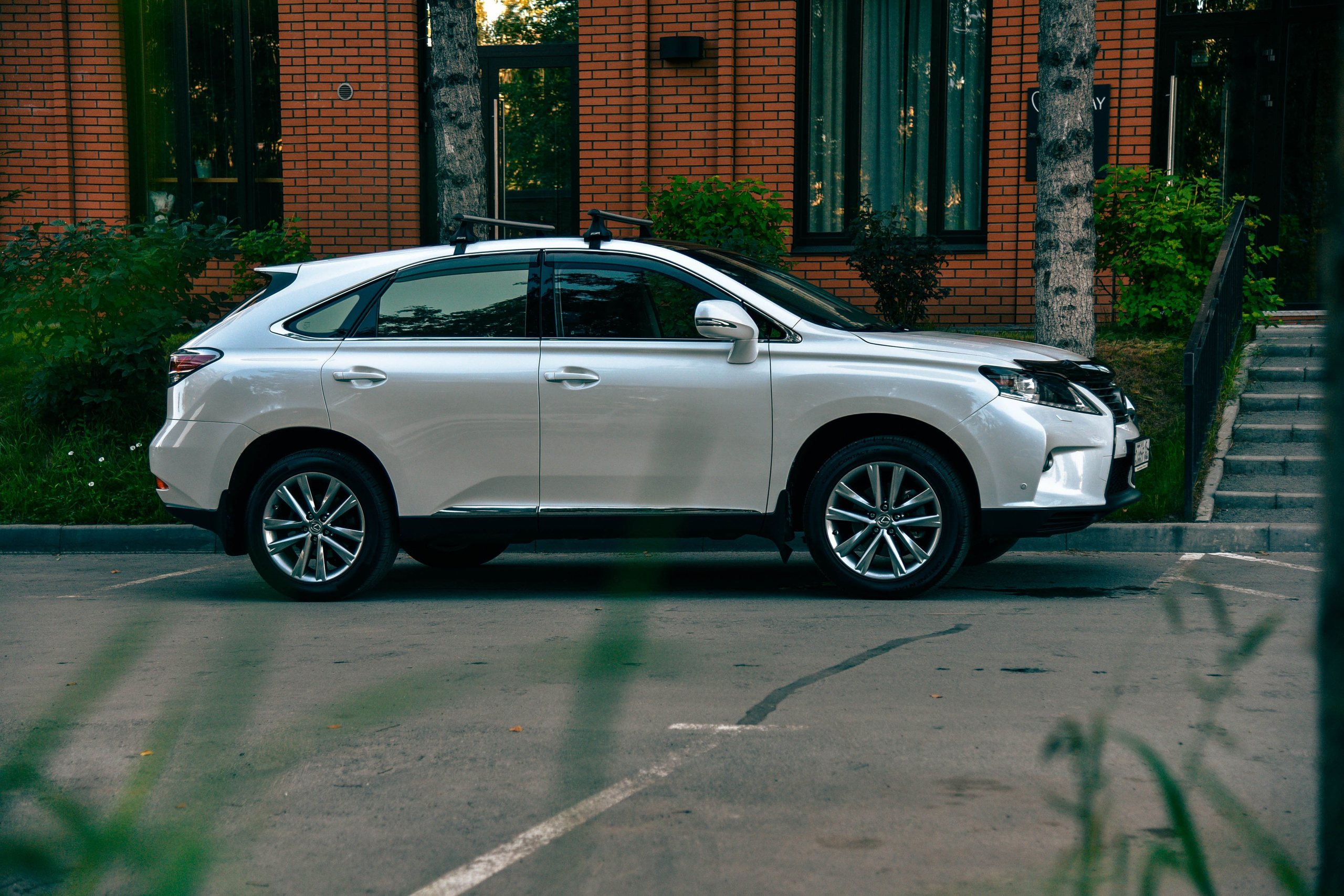 Профессиональная фотосессия Lexus в&nbsp;Новосибирске. Автомобильный фотограф Чанчин Владимир: детальные снимки кузова, интерьера и&nbsp;динамики. Съемка автомобиля для продажи