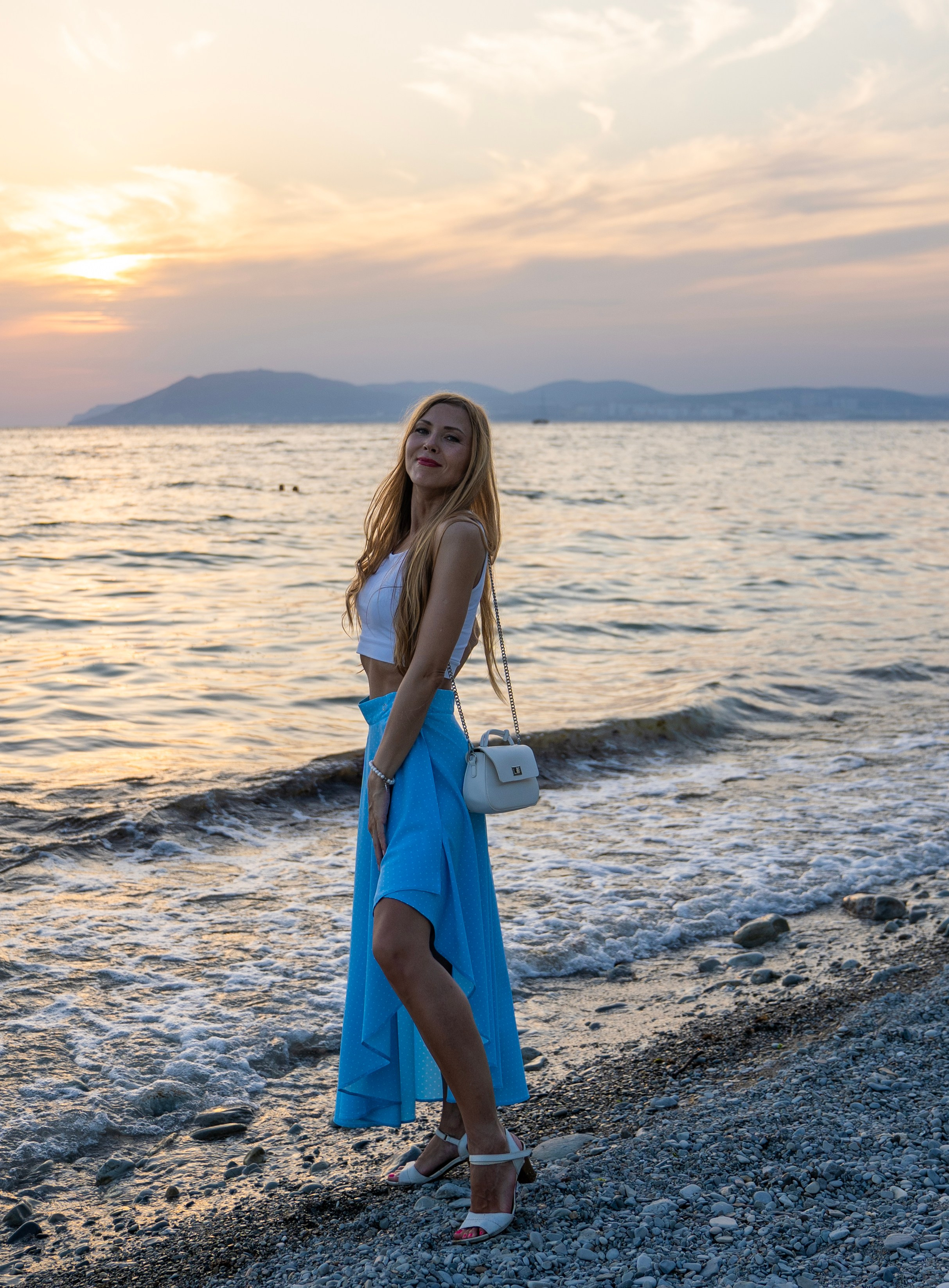 Фотосессия в Кабардинке — поход к сухогрузу Рио. Семейный и детский фотограф Екатерина Черняева. Снимаю портреты, love story, фотопрогулки, работаю на улице, в кафе, студии, дома у клиента