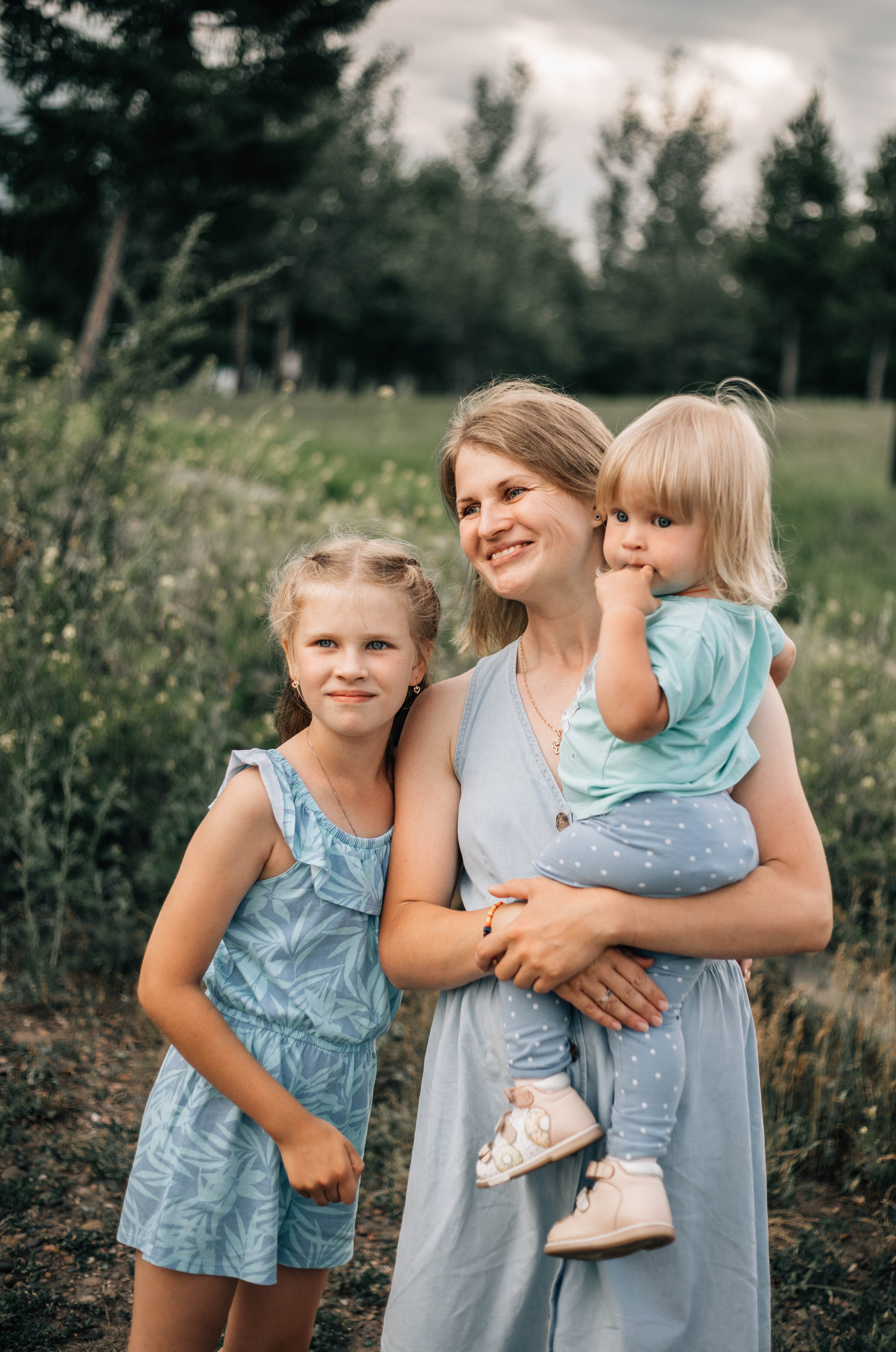 Оля с доченьками. Семейный и детский лайфстайл фотограф Юлиана Дрот Красноярск