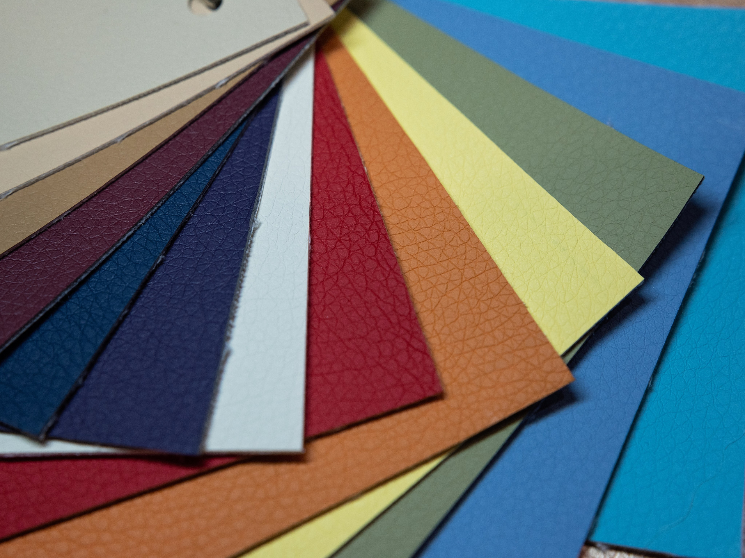 Цвет обложек книг ART. Фотограф новорожденных в Норильске Виктория Шагалиева