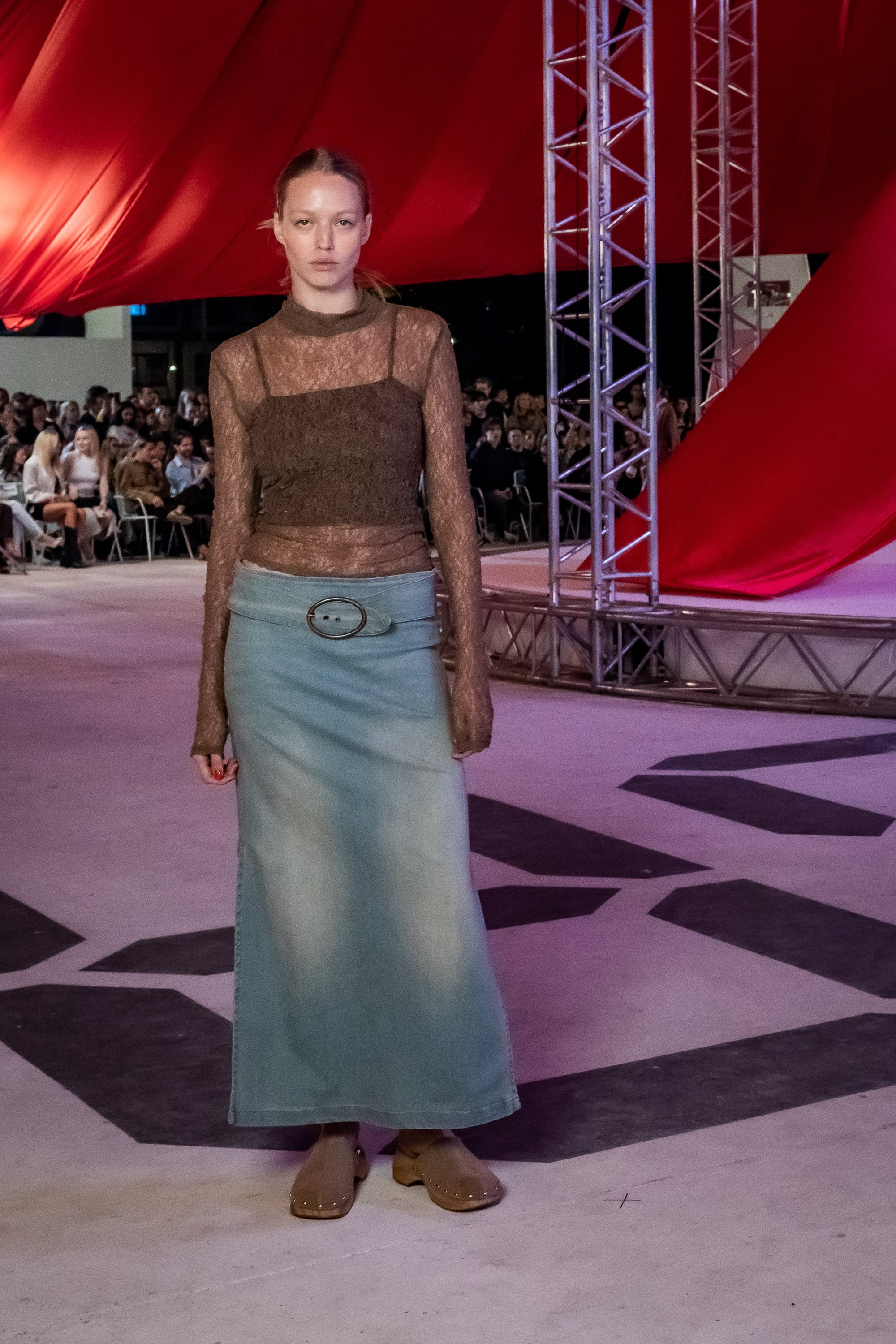 Показ Яндекс-маркет 04.09.2024. Фотосессии и репортаж — Фотограф в Москве — Рина Серёгина