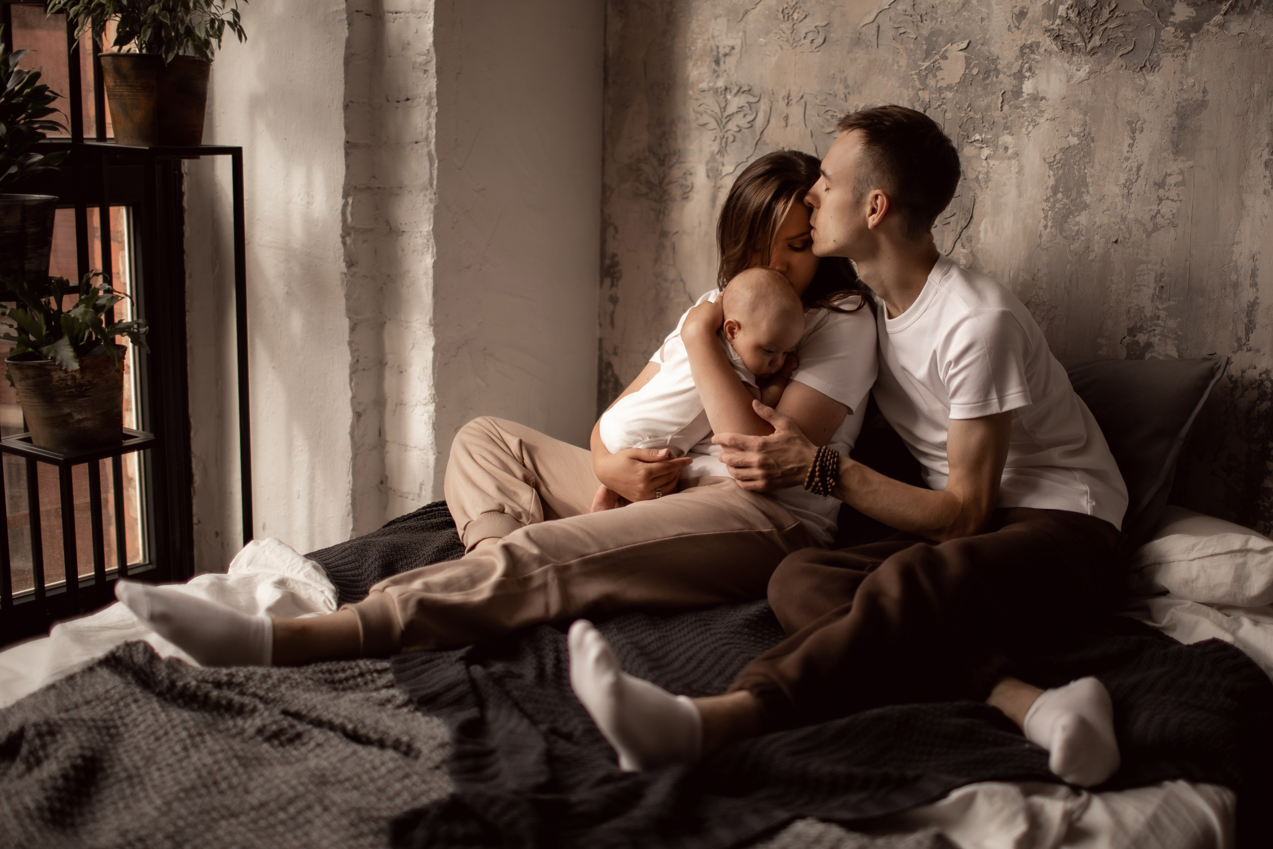 Валерия и Геннадий с крошкой. Семейный фотограф в Москве