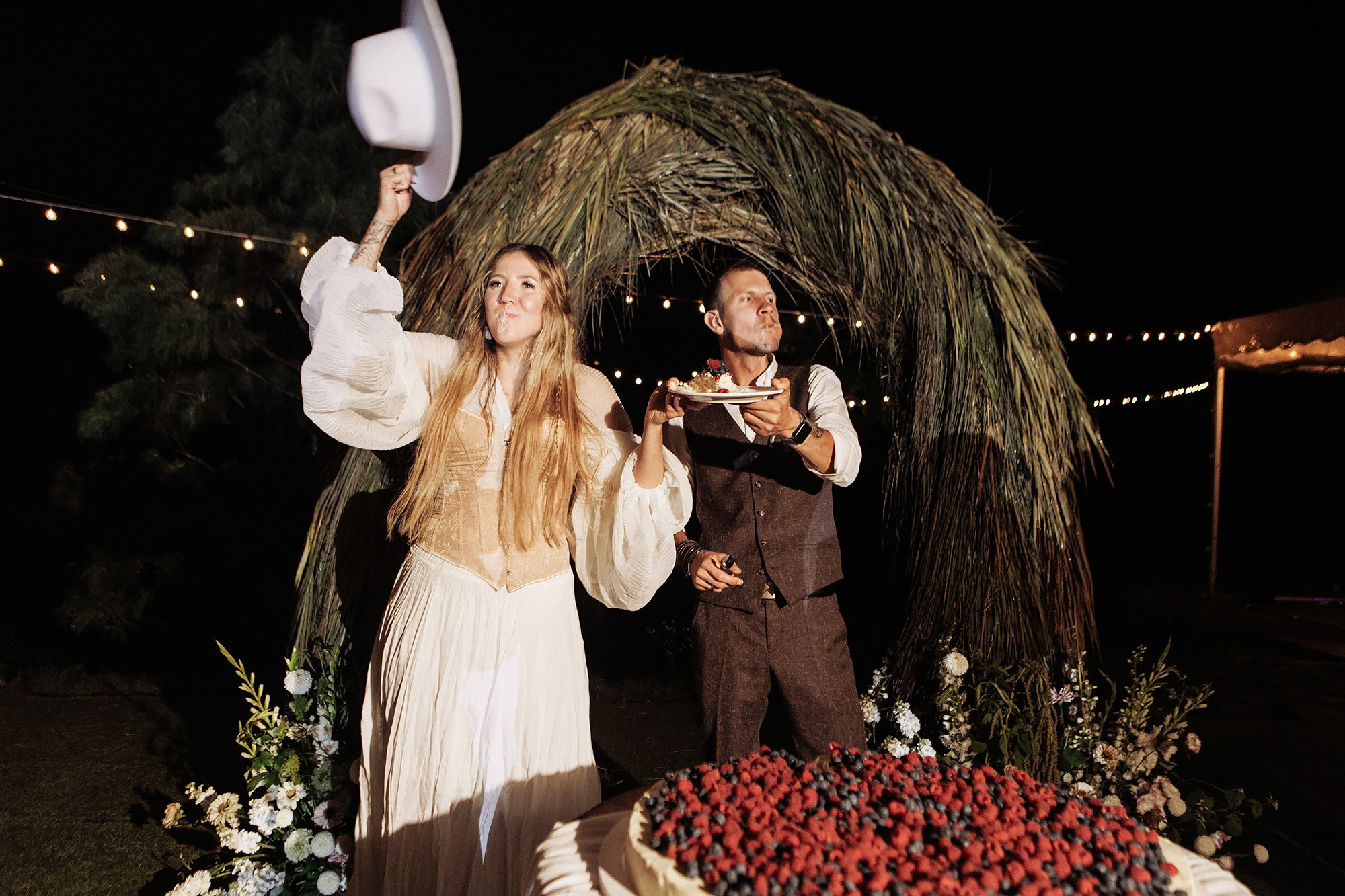 Костя и Даша 1.08.25. Свадебный фотограф Владивосток Алина Гевондова