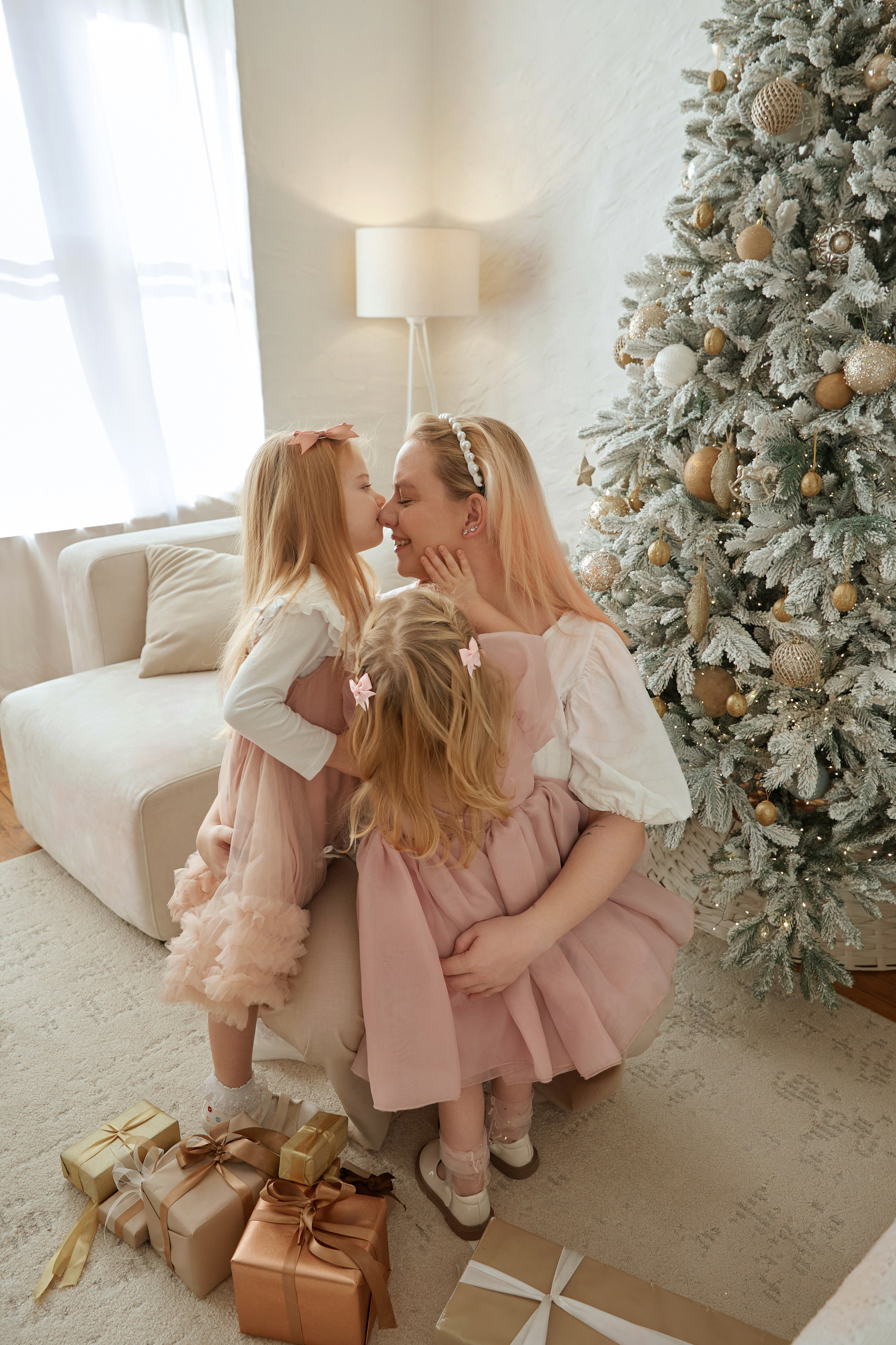 Полина с дочками. Фотограф женского портрета, беременности и материнства Харькова Елена