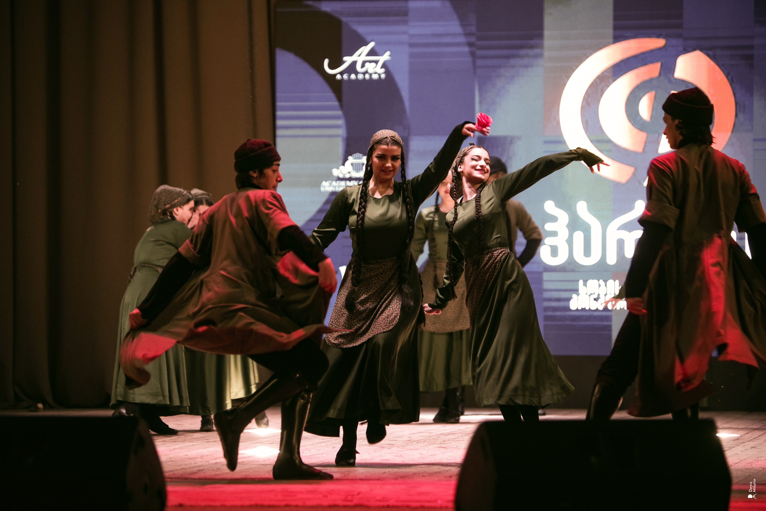 Танцы в Хоби. Портретный фотограф Денис Милютин