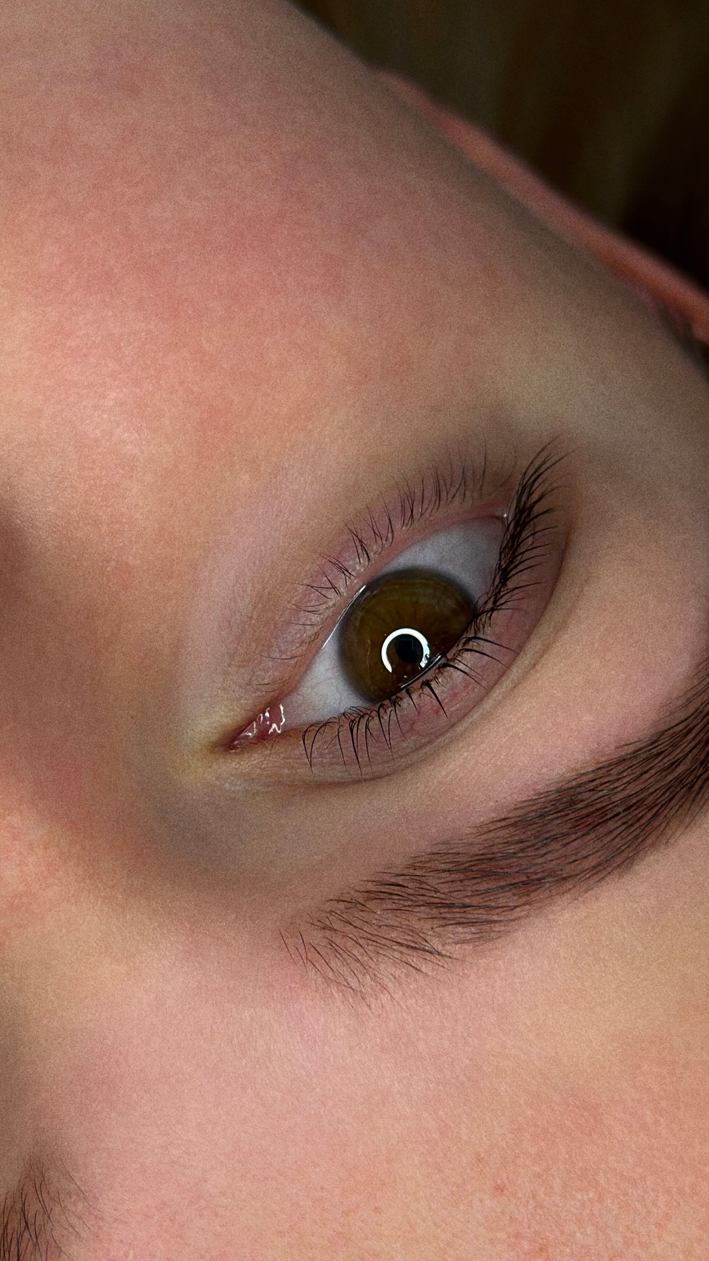 Ресницы. Студия визажистов, стилистов по прическам, бровистов и мастеров по ресницам