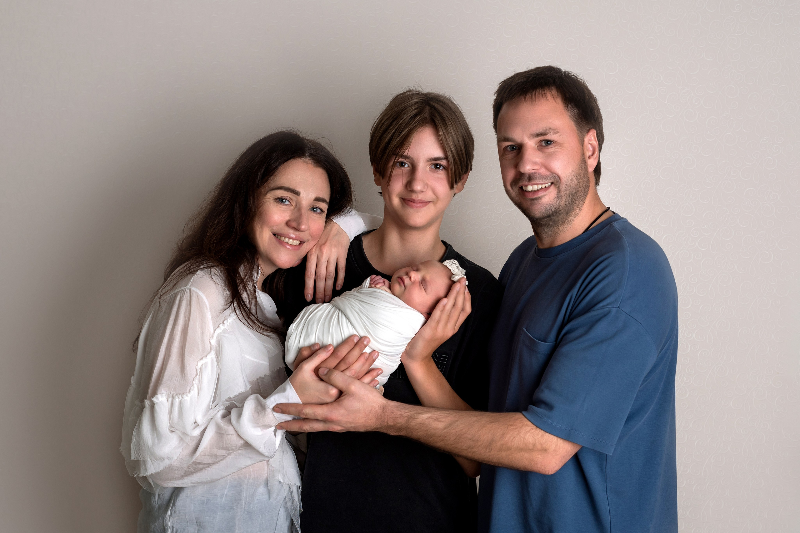 Кадры с родителями и старшими детьми. Фотограф новорожденных в Екатеринбурге Анастасия Карманова