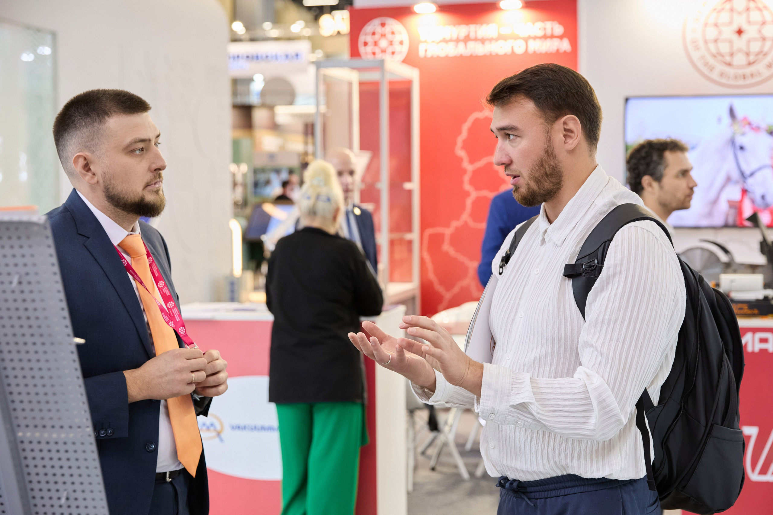 Выставка. Свадебная, репортажная фотосъемка и видеосъемка в Минске. Илья и Юлия Ширмановы. Фотограф | Видеограф | Минск