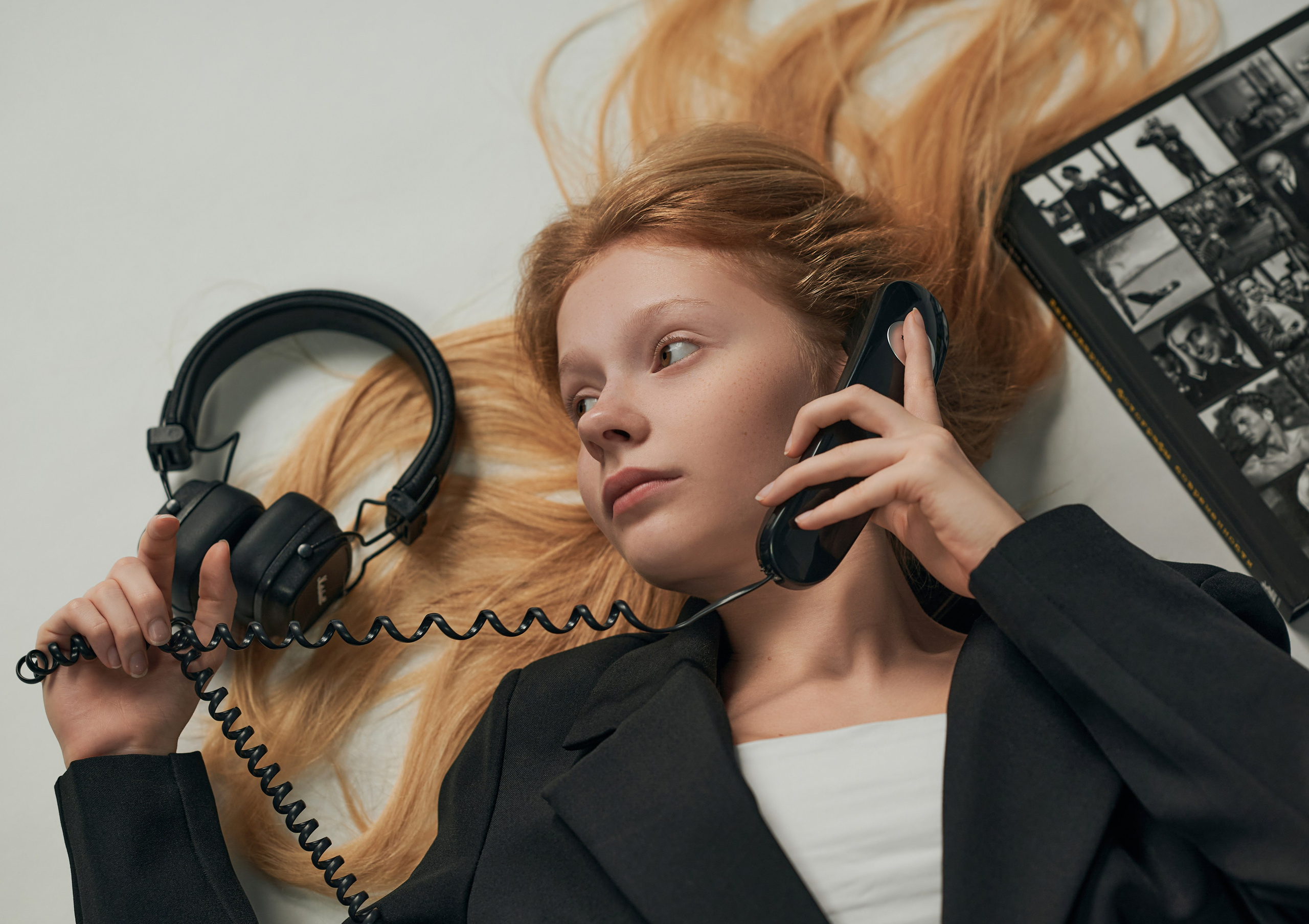 Александра. Креатив и телефоны. Фотограф Регина Барская, Калуга