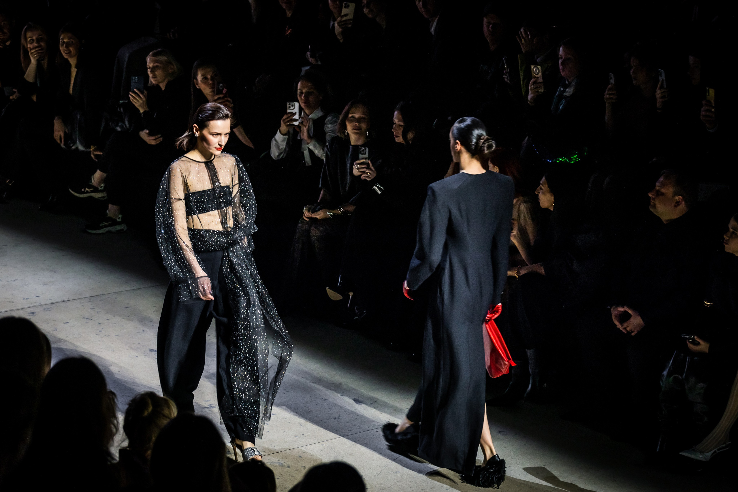 Съёмки модных показов. Фотограф в Москве — Рина Серёгина — съёмка в студии и репортаж