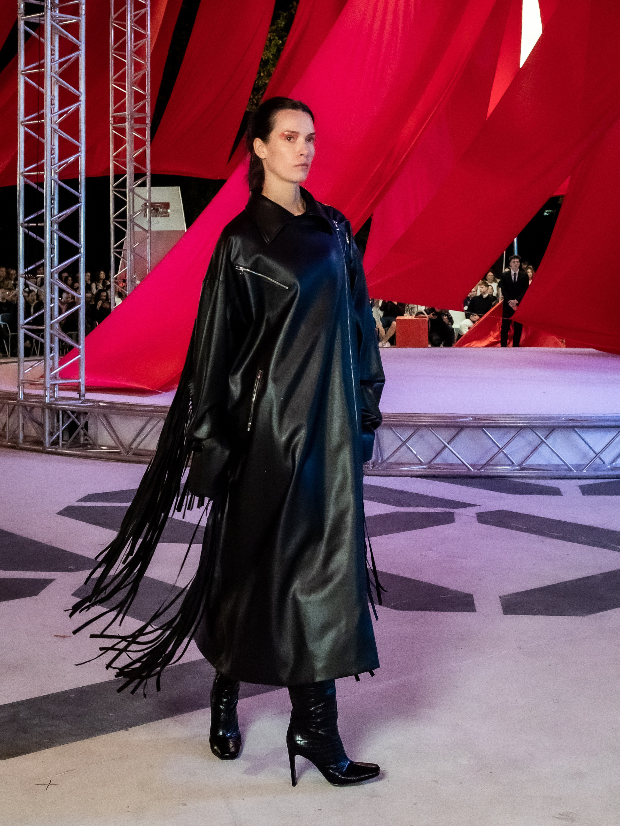 Показ Яндекс-маркет 04.09.2024. Фотосессии и репортаж — Фотограф в Москве — Рина Серёгина