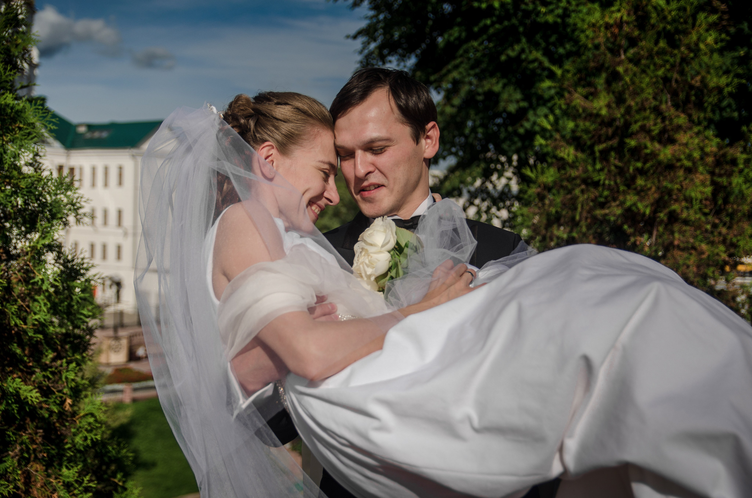 Художественная свадебная фотосессия в городе. Фотограф в Витебске Сергей Томашев