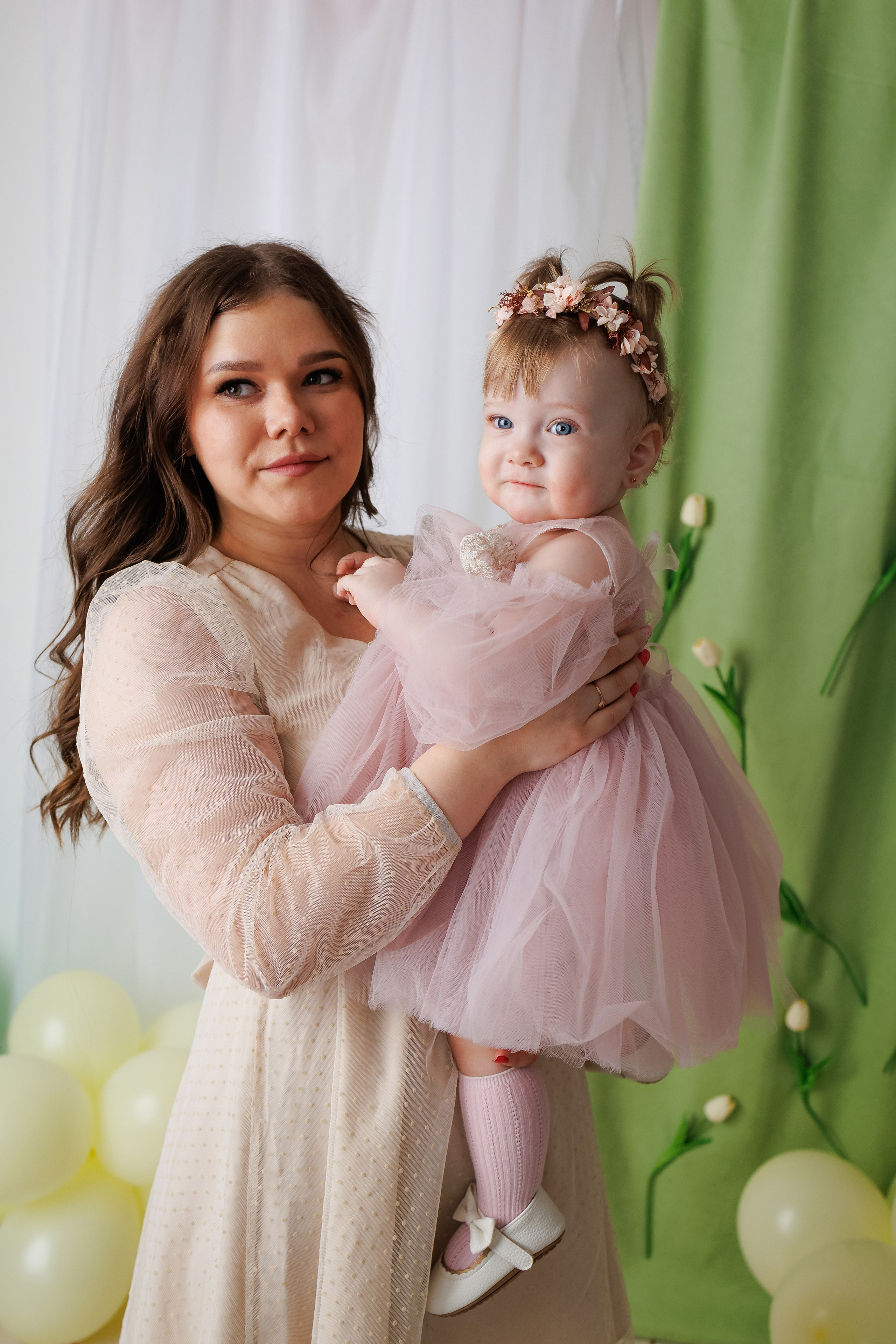 Аделине 1 годик. Фотограф новорожденный малышей Новосибирск