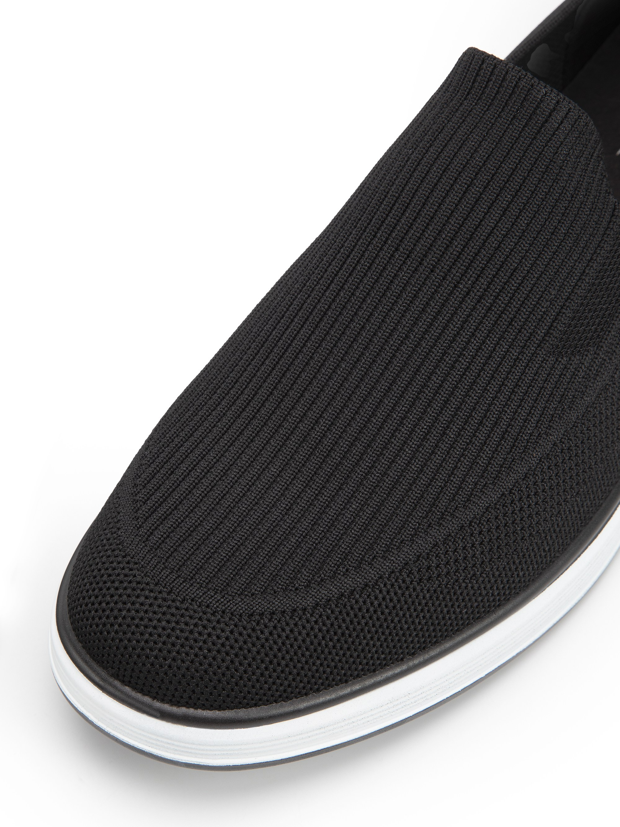 Каталожная фотография обуви. Фотограф в Москве Егор Гончаров