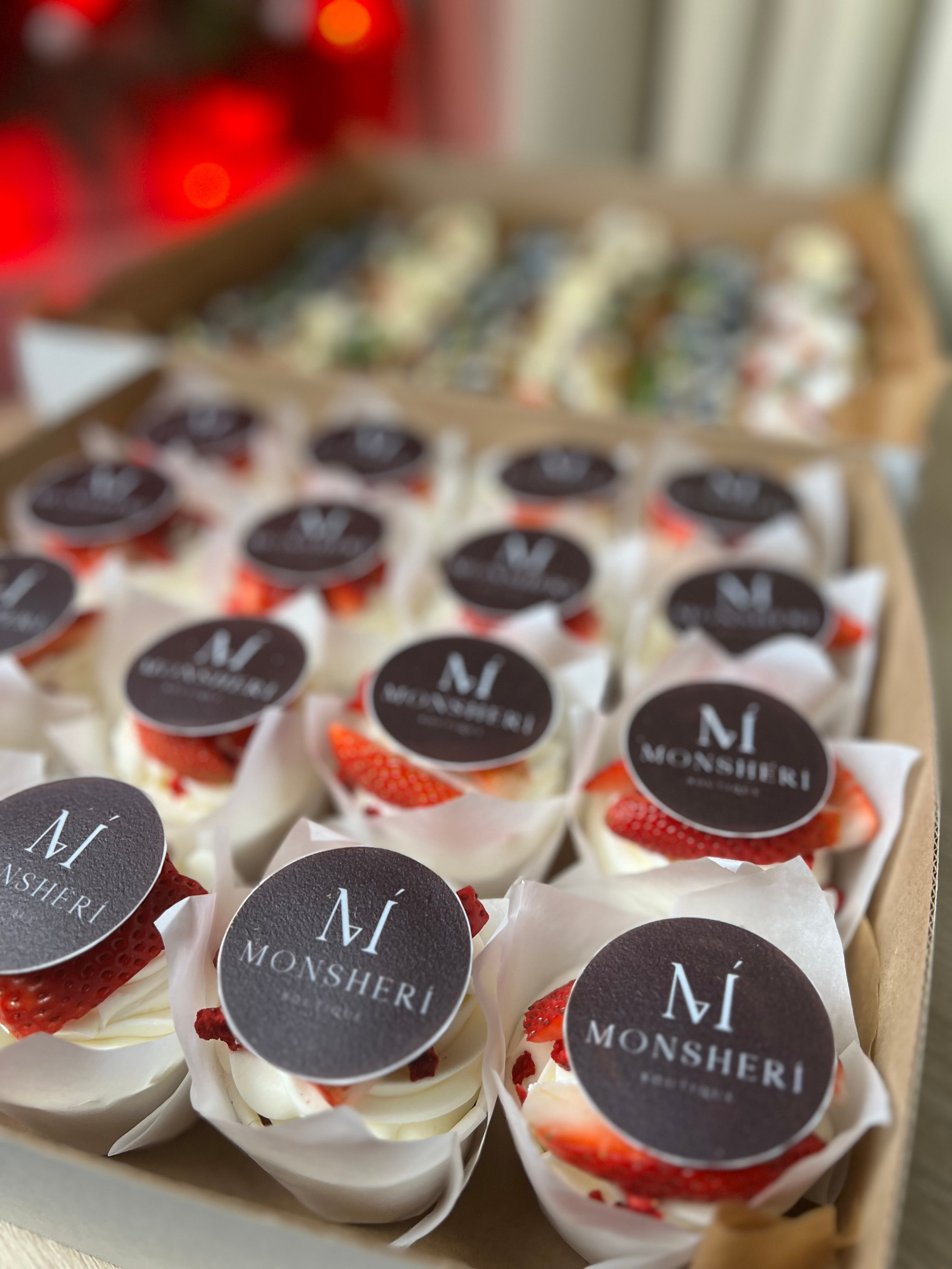 Торты и десерты. Выездной кейтеринг, съедобные букеты, торты и сладости на заказ